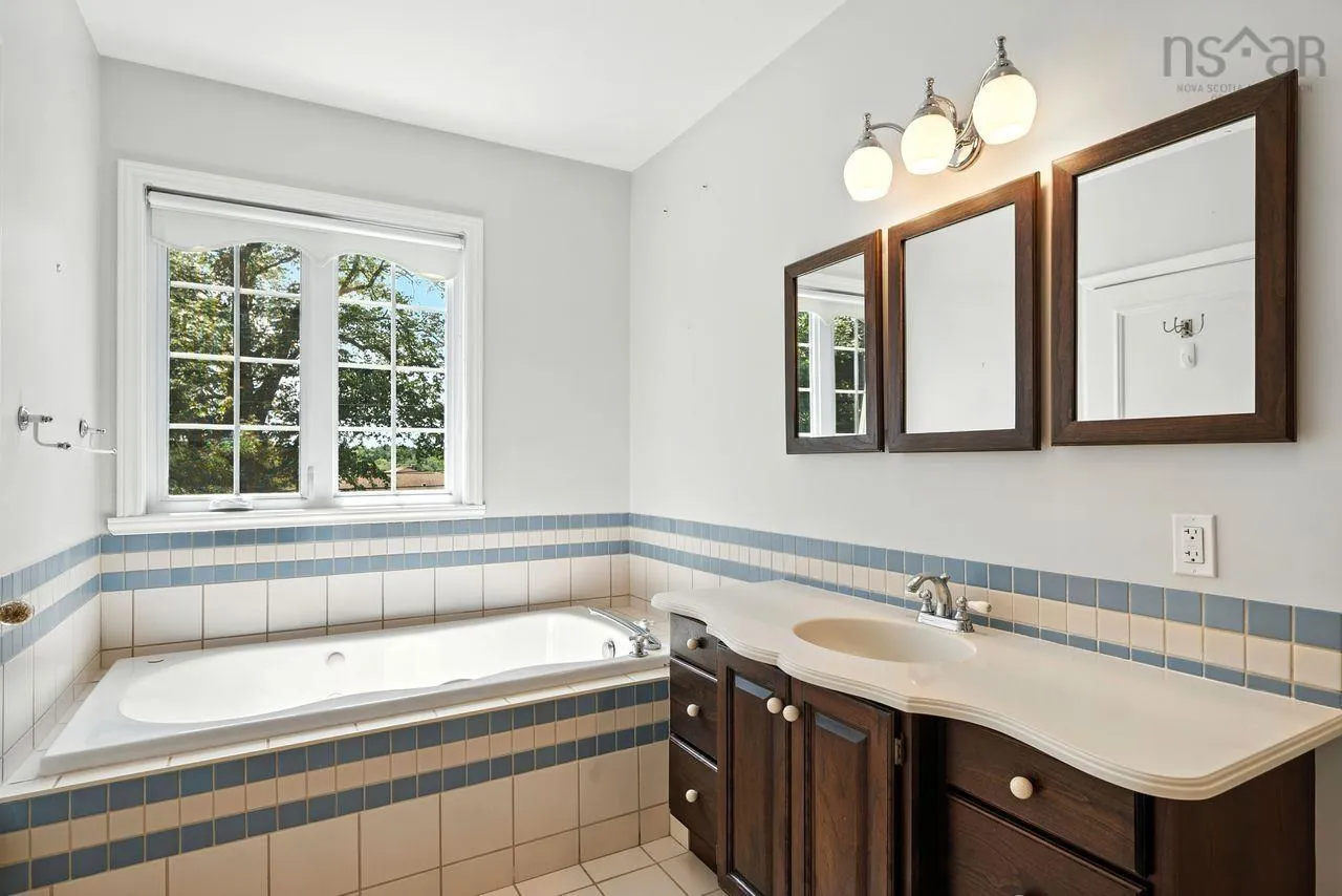 569 Francklyn Street, Halifax, NS B3H 3B3, 4 Bedrooms Bedrooms, ,4 BathroomsBathrooms,Residential,For Sale,Francklyn,202520203