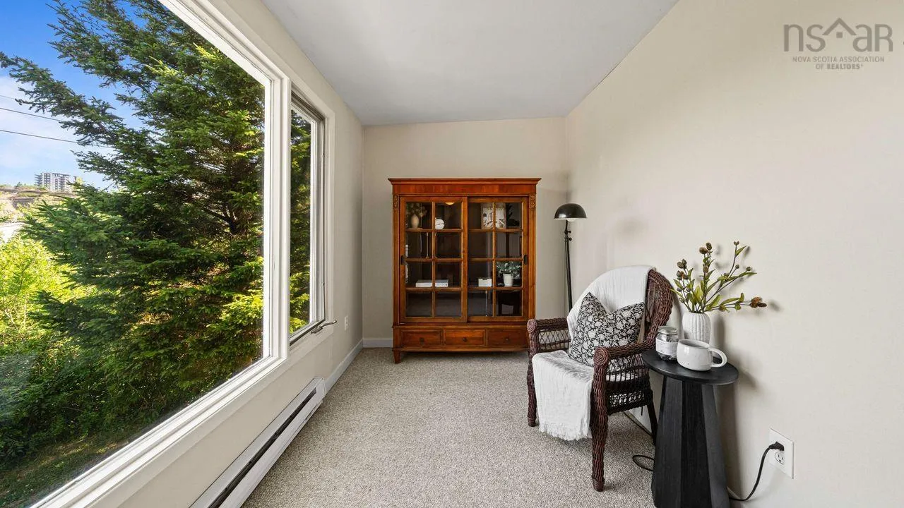 14 Hamshaw Drive, Halifax, NS B3M 2G8, 4 Bedrooms Bedrooms, ,2 BathroomsBathrooms,Residential,For Sale,Hamshaw,202524678