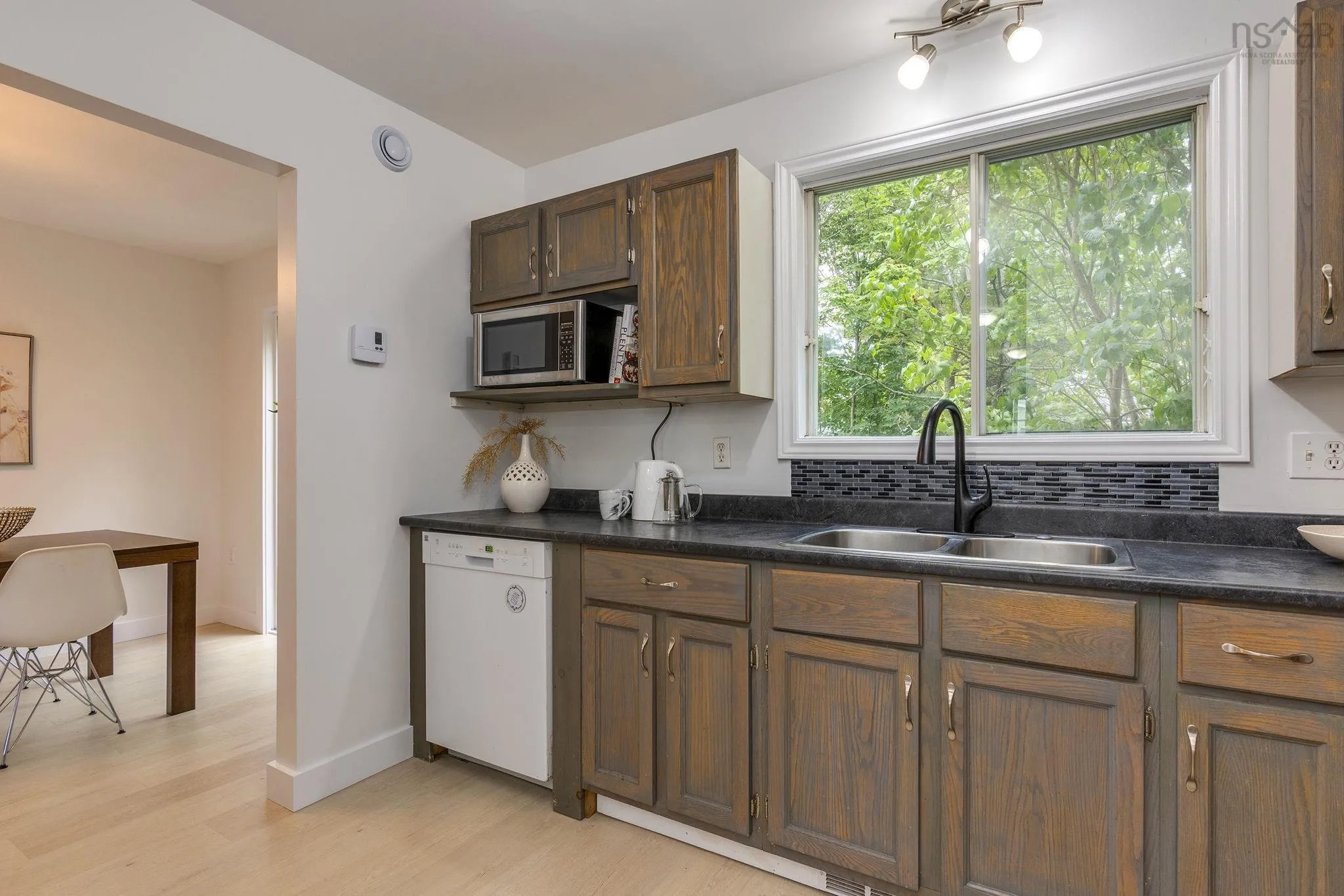 20 Oakwood Court, Dartmouth, NS B2W 5P8, 4 Bedrooms Bedrooms, ,2 BathroomsBathrooms,Residential,For Sale,Oakwood,202523839