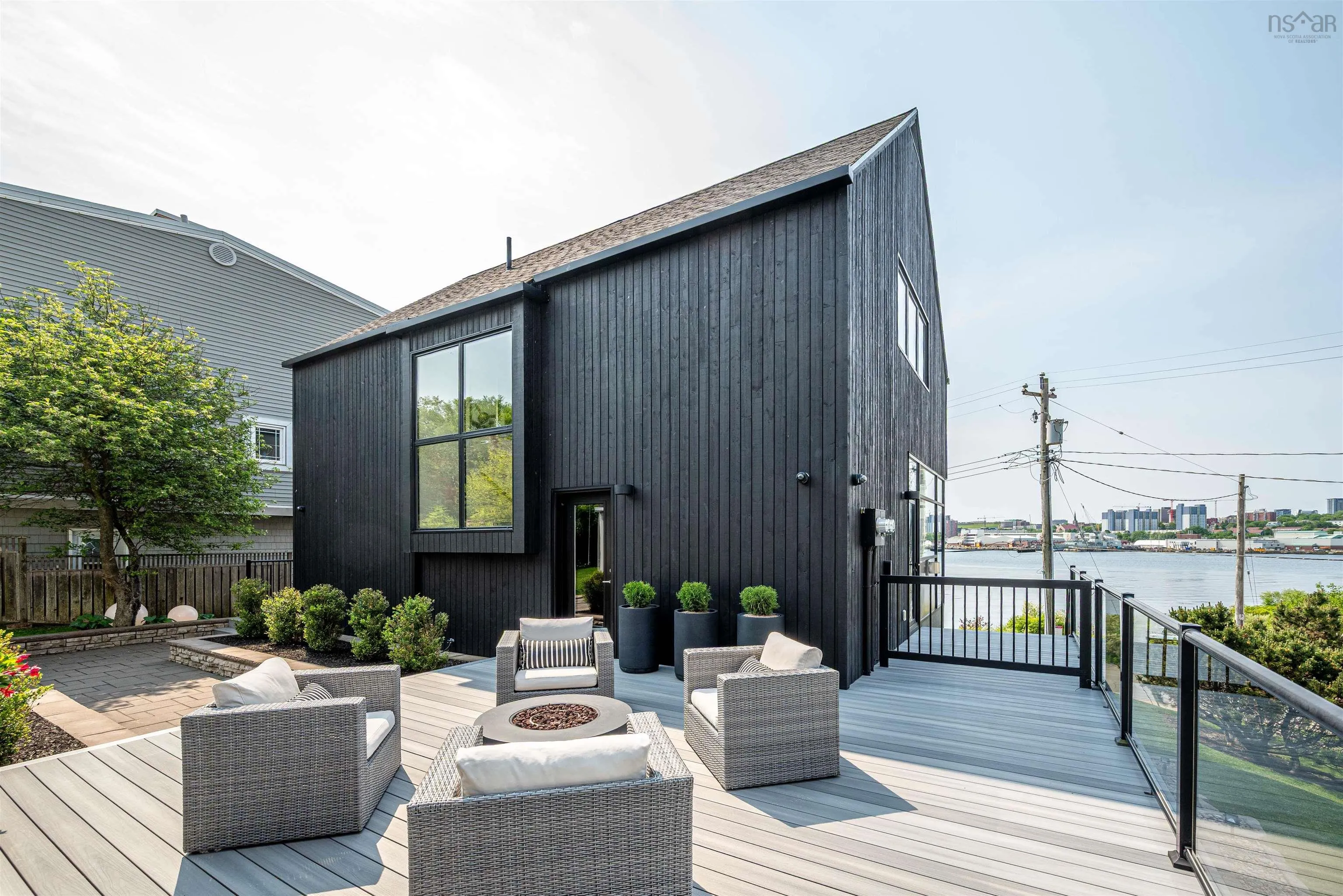 90 Shore Road, Dartmouth, NS B4A 1A4, 3 Bedrooms Bedrooms, ,4 BathroomsBathrooms,Residential,For Sale,Shore,202514704