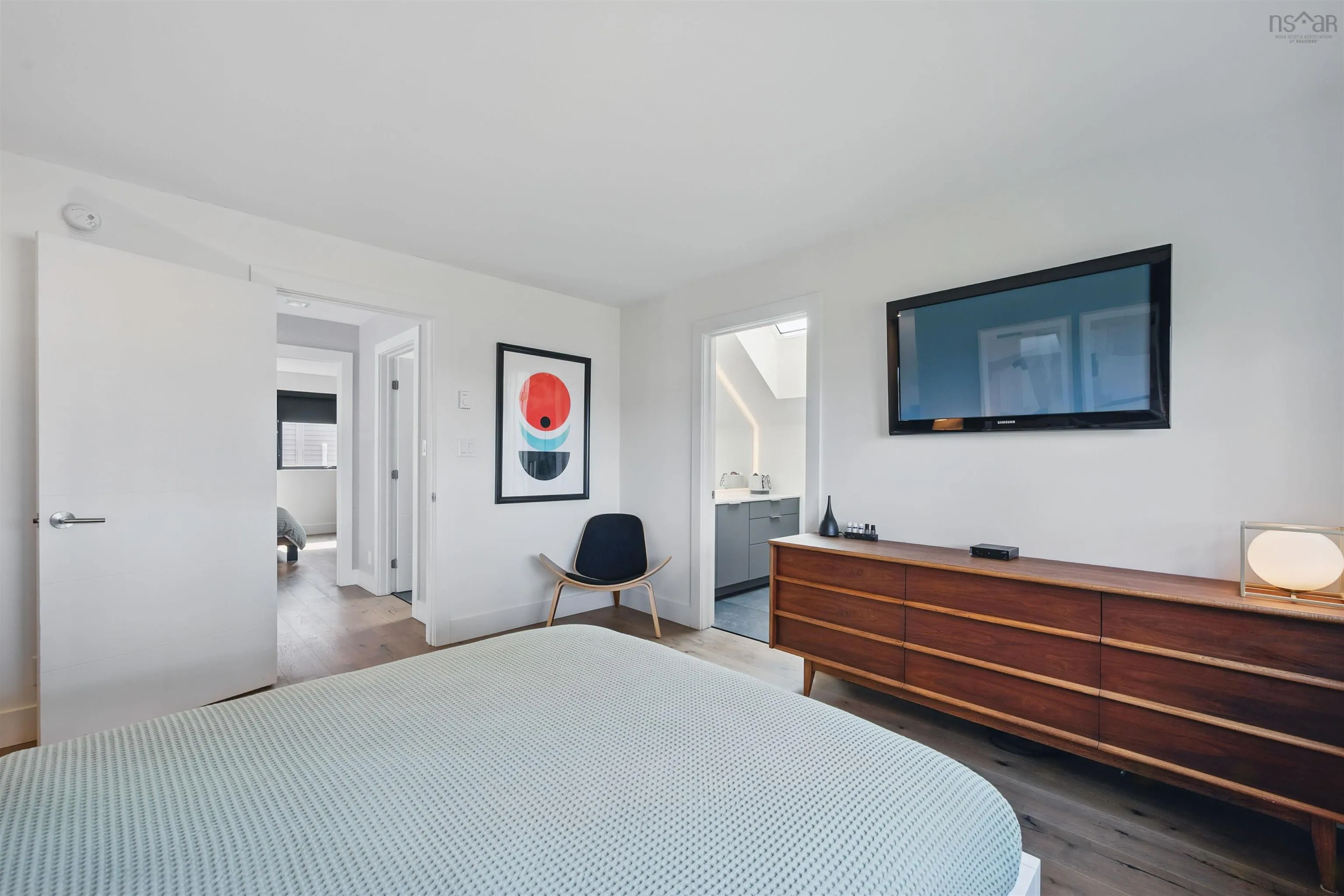 90 Shore Road, Dartmouth, NS B4A 1A4, 3 Bedrooms Bedrooms, ,4 BathroomsBathrooms,Residential,For Sale,Shore,202514704