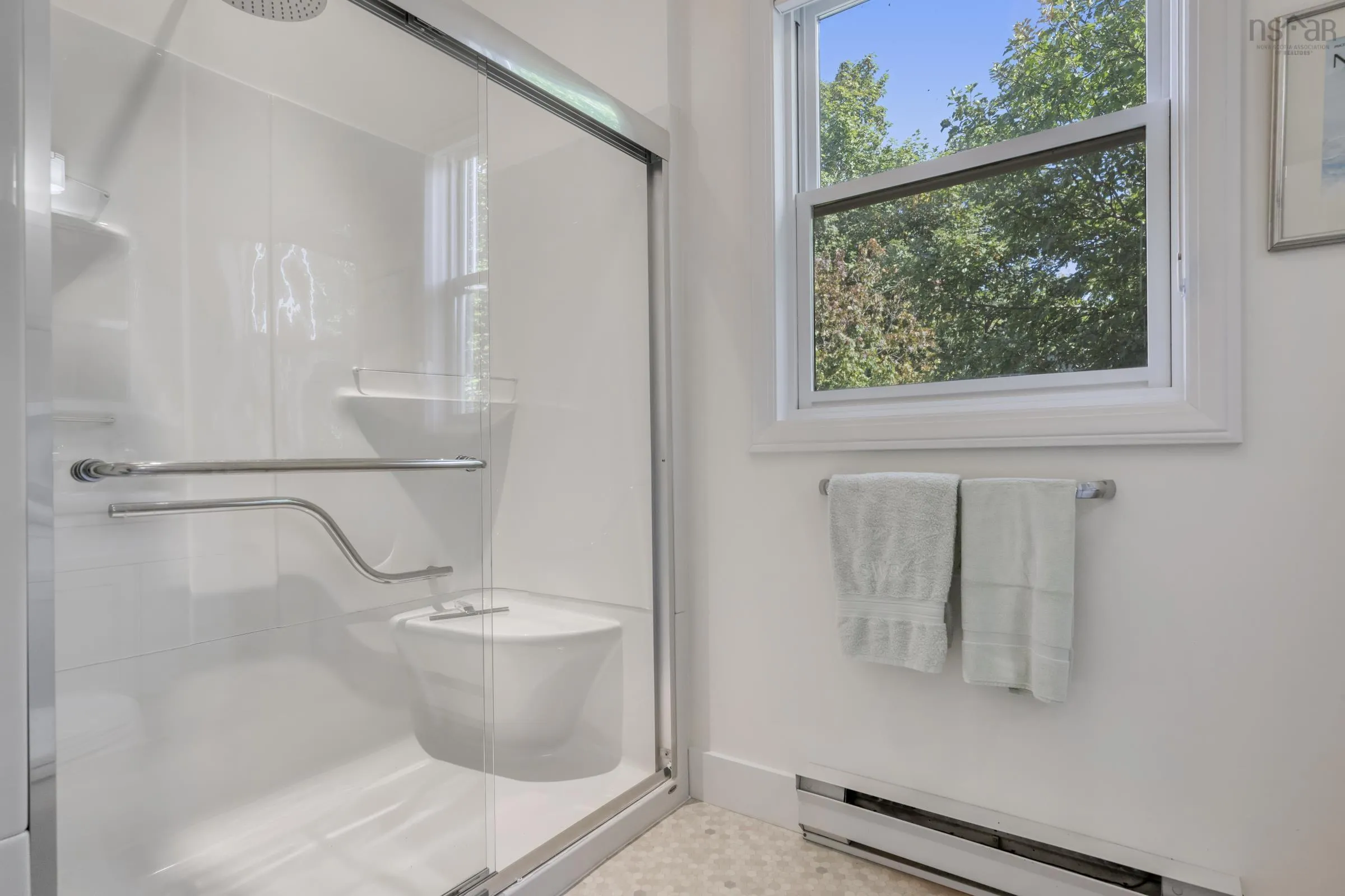 216 Dufferin Street, Lunenburg, NS B0J 2C0, 8 Bedrooms Bedrooms, ,10 BathroomsBathrooms,Residential,For Sale,Dufferin,202522217