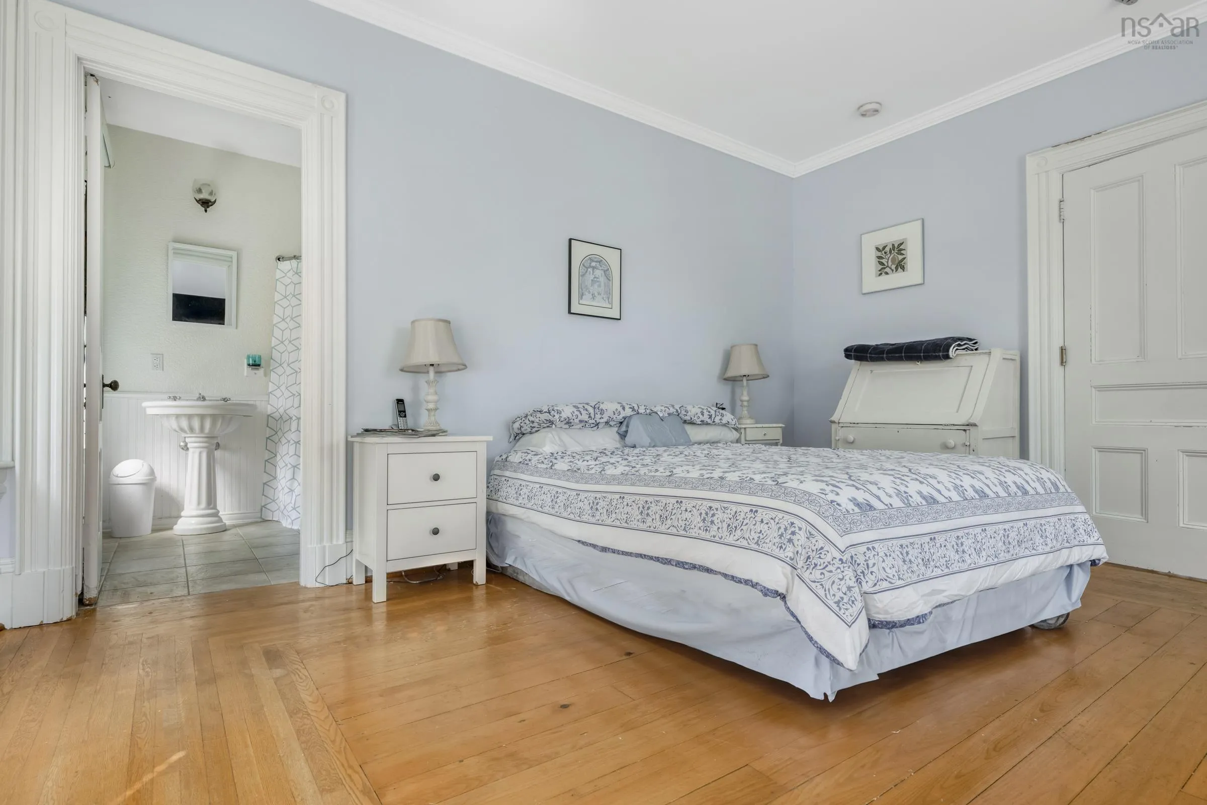 216 Dufferin Street, Lunenburg, NS B0J 2C0, 8 Bedrooms Bedrooms, ,10 BathroomsBathrooms,Residential,For Sale,Dufferin,202522217