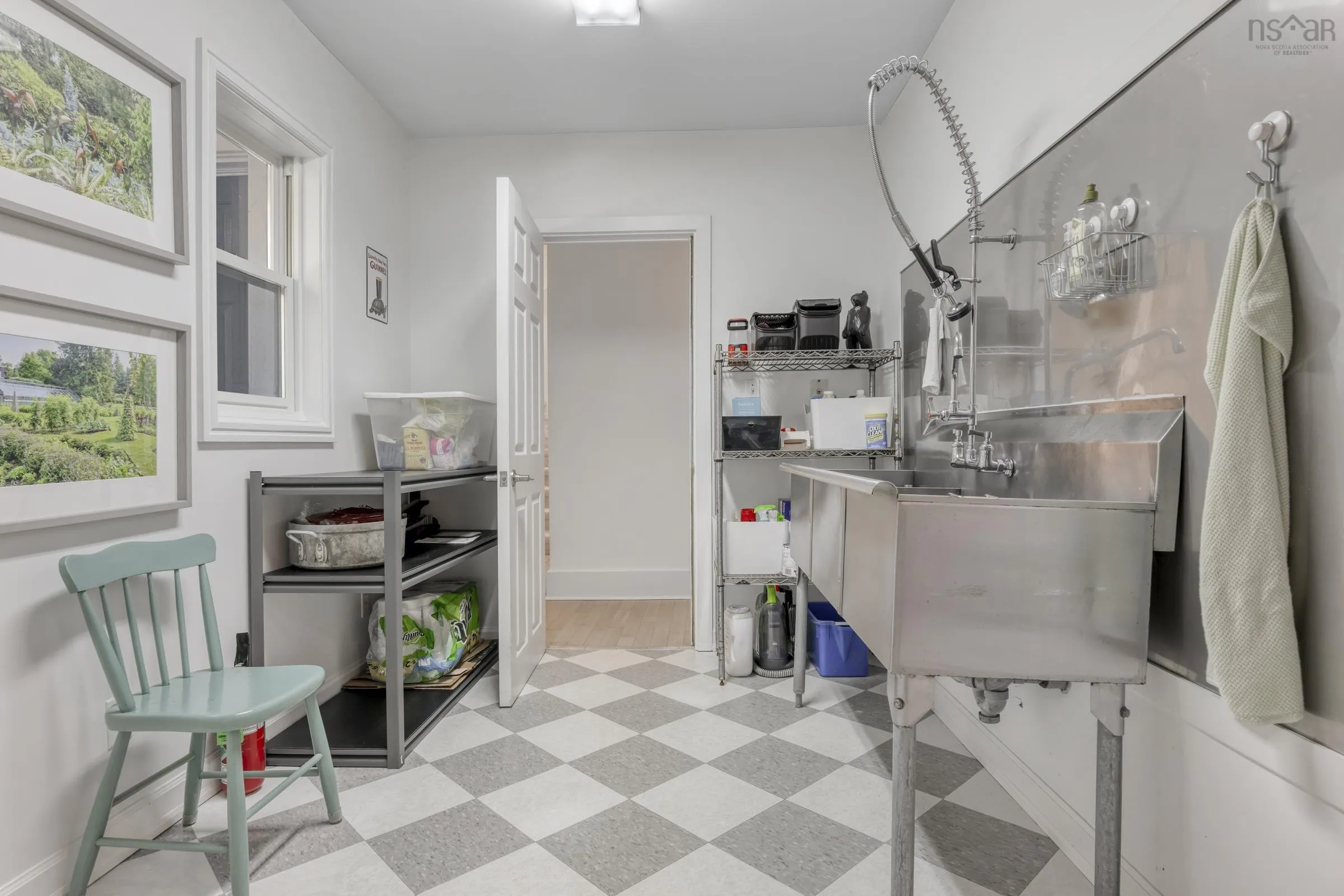 216 Dufferin Street, Lunenburg, NS B0J 2C0, 8 Bedrooms Bedrooms, ,10 BathroomsBathrooms,Residential,For Sale,Dufferin,202522217