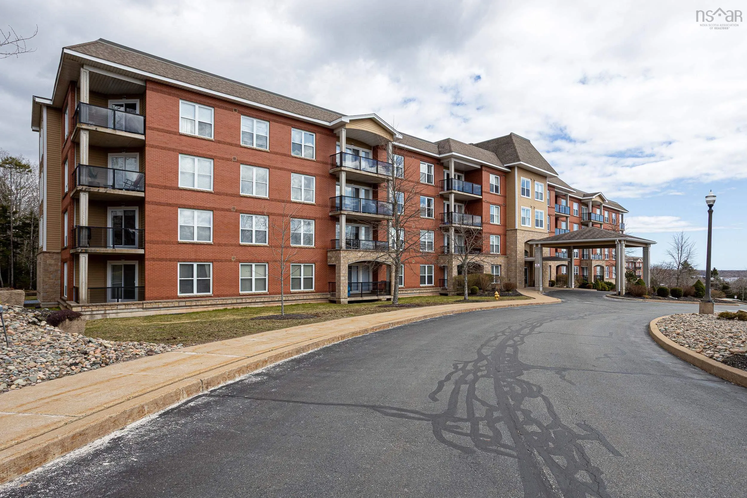 209-347 Portland Hills Drive, Dartmouth, NS B2W 0A7, 2 Bedrooms Bedrooms, ,2 BathroomsBathrooms,Residential,For Sale,Portland Hills,202521577