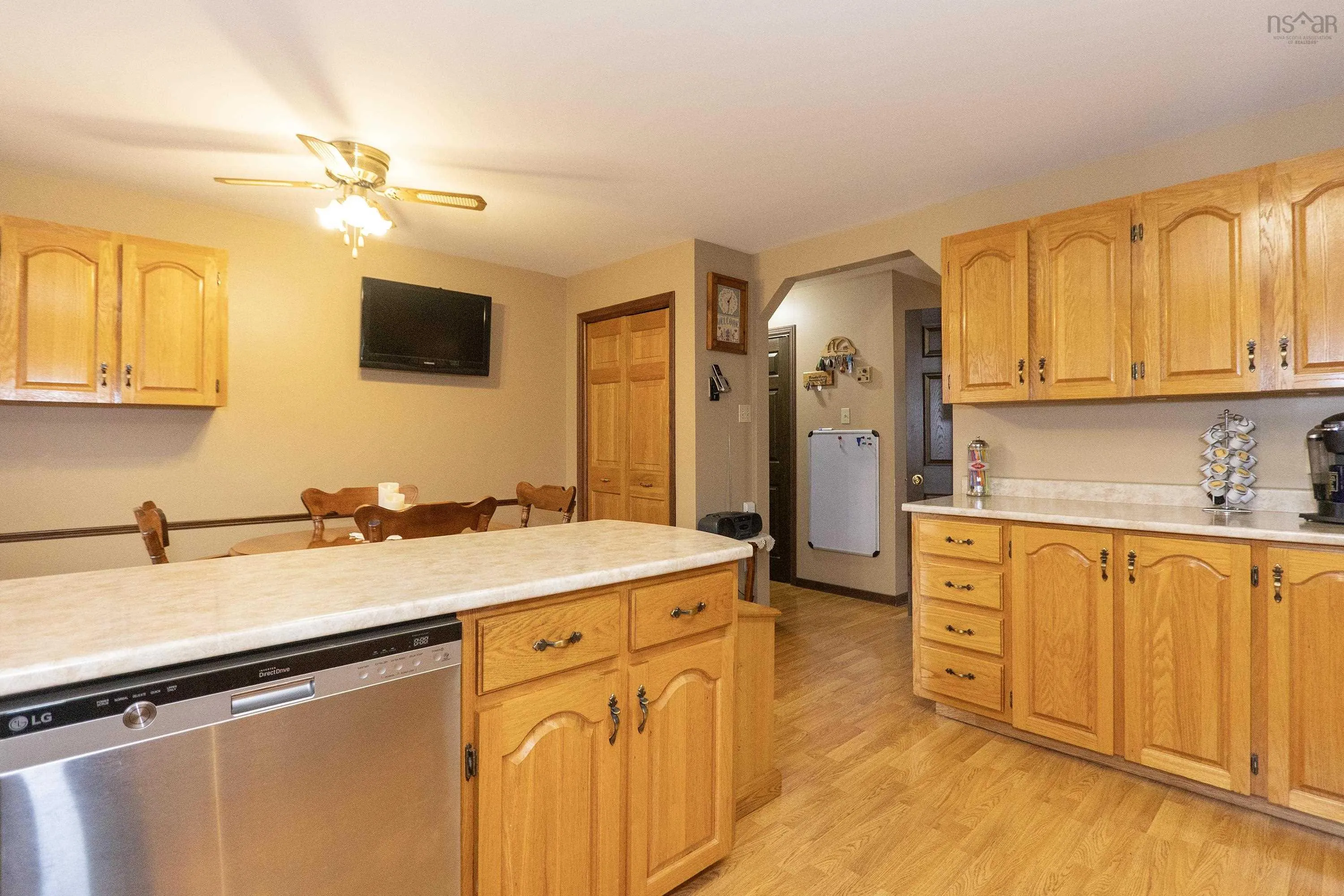 6 Arlington Avenue, Amherst Ns B4h 2s7, 5 Bedrooms Bedrooms, ,3 BathroomsBathrooms,Residential,For Sale,Arlington,202505209