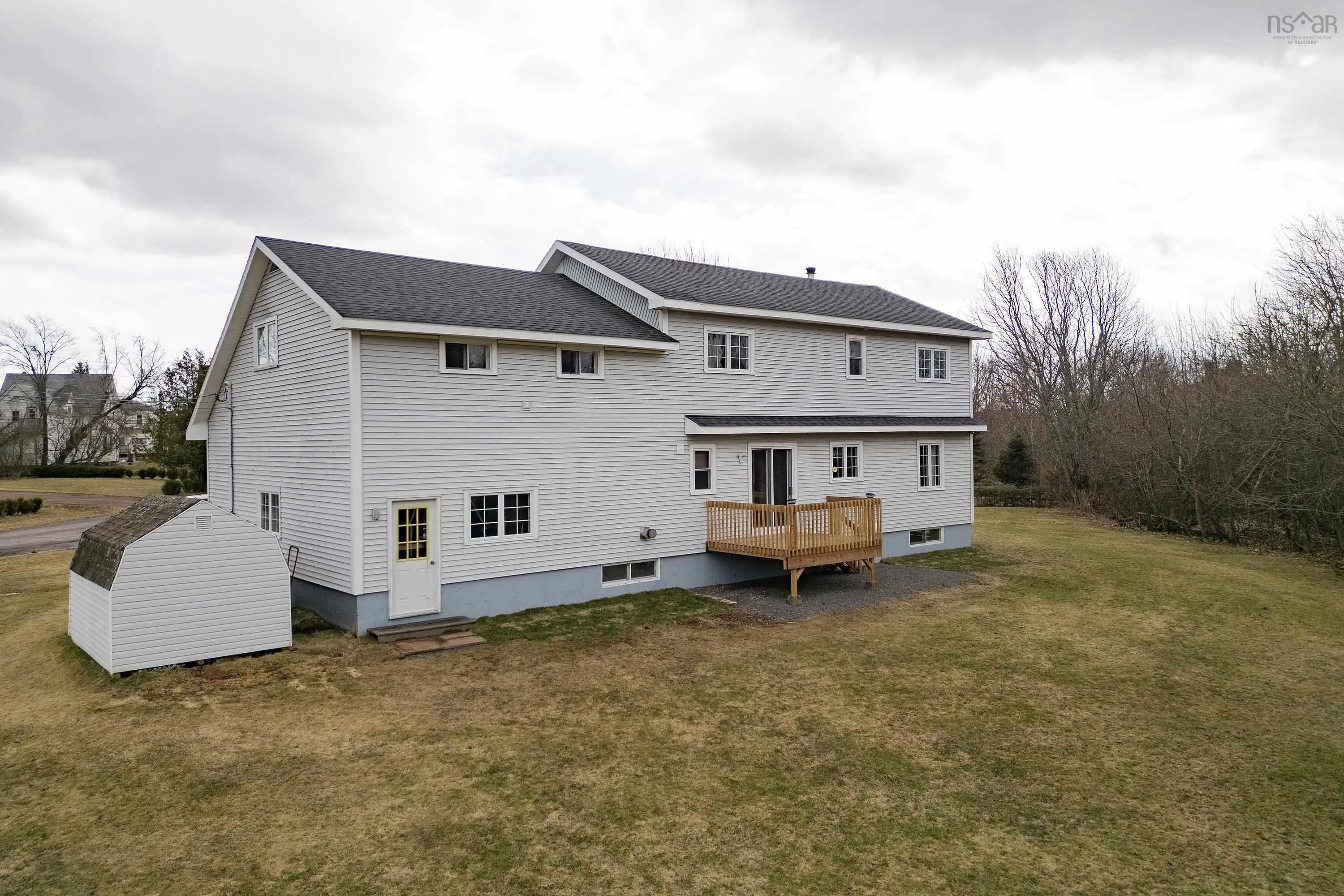 6 Arlington Avenue, Amherst Ns B4h 2s7, 5 Bedrooms Bedrooms, ,3 BathroomsBathrooms,Residential,For Sale,Arlington,202505209