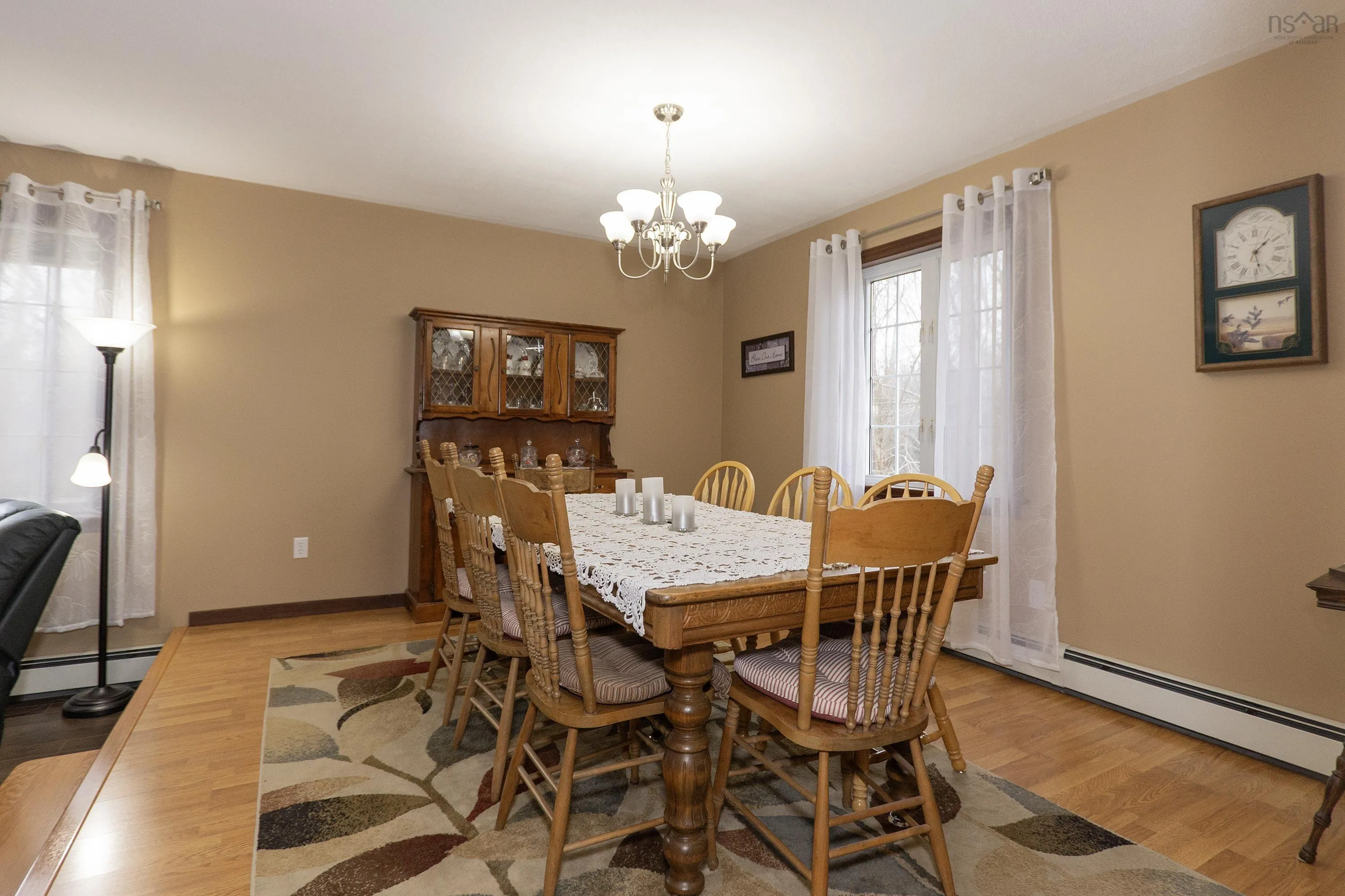6 Arlington Avenue, Amherst Ns B4h 2s7, 5 Bedrooms Bedrooms, ,3 BathroomsBathrooms,Residential,For Sale,Arlington,202505209