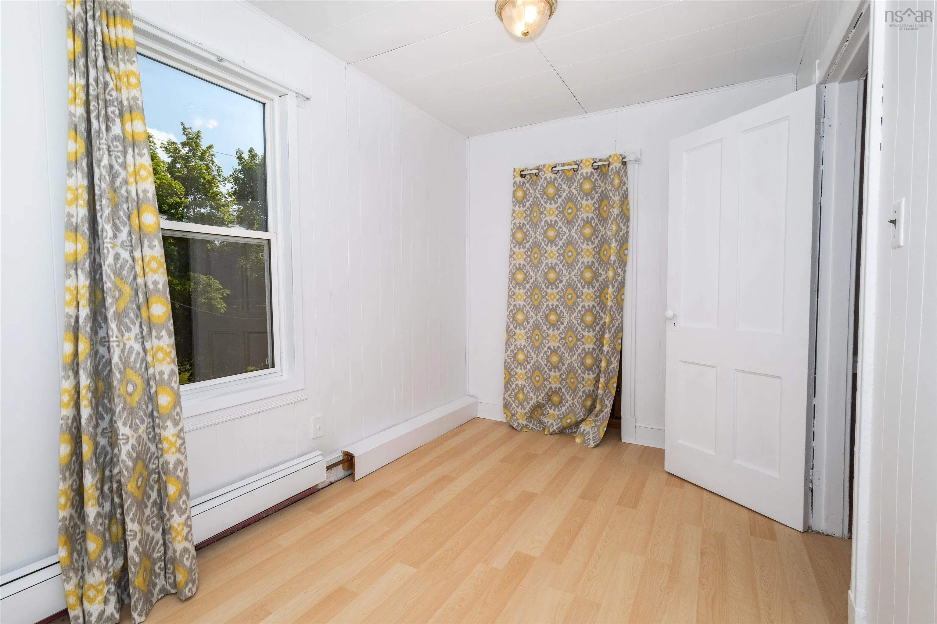192-194 Gatacre Street, Sydney, NS B1N 1Z2, 5 Bedrooms Bedrooms, ,Residential Income,For Sale,Gatacre,202522640