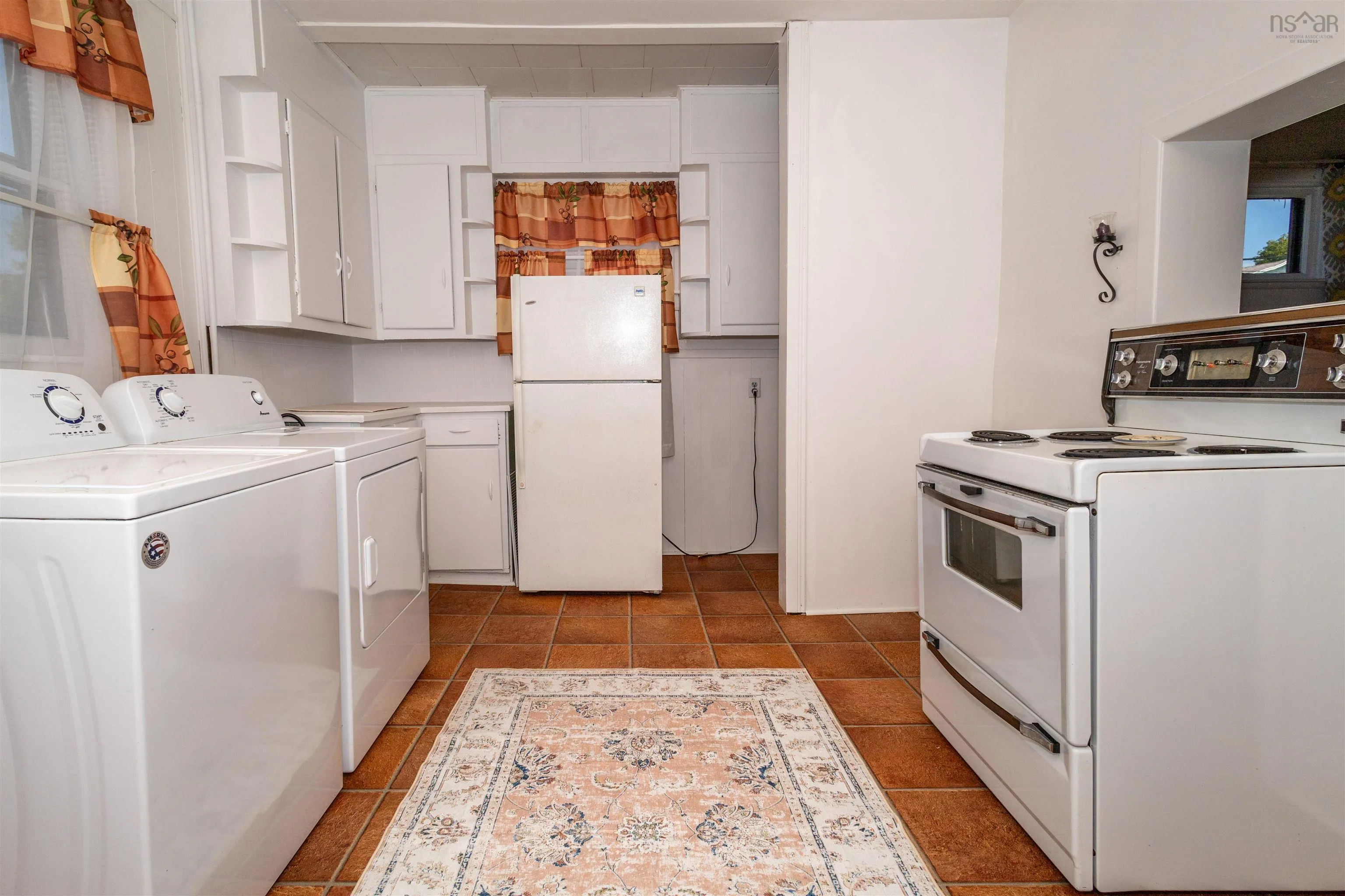 192-194 Gatacre Street, Sydney, NS B1N 1Z2, 5 Bedrooms Bedrooms, ,Residential Income,For Sale,Gatacre,202522640