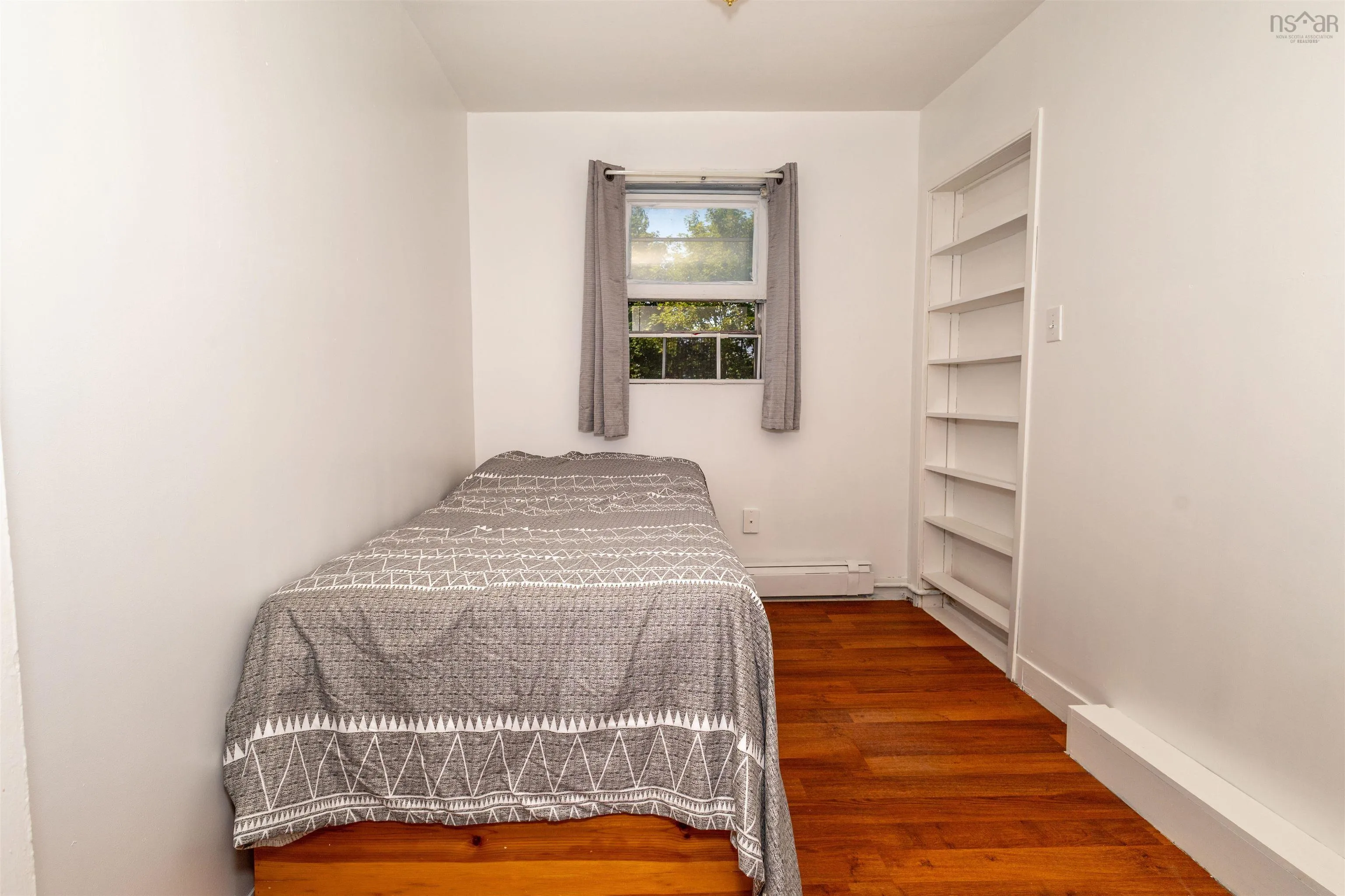 192-194 Gatacre Street, Sydney, NS B1N 1Z2, 5 Bedrooms Bedrooms, ,Residential Income,For Sale,Gatacre,202522640
