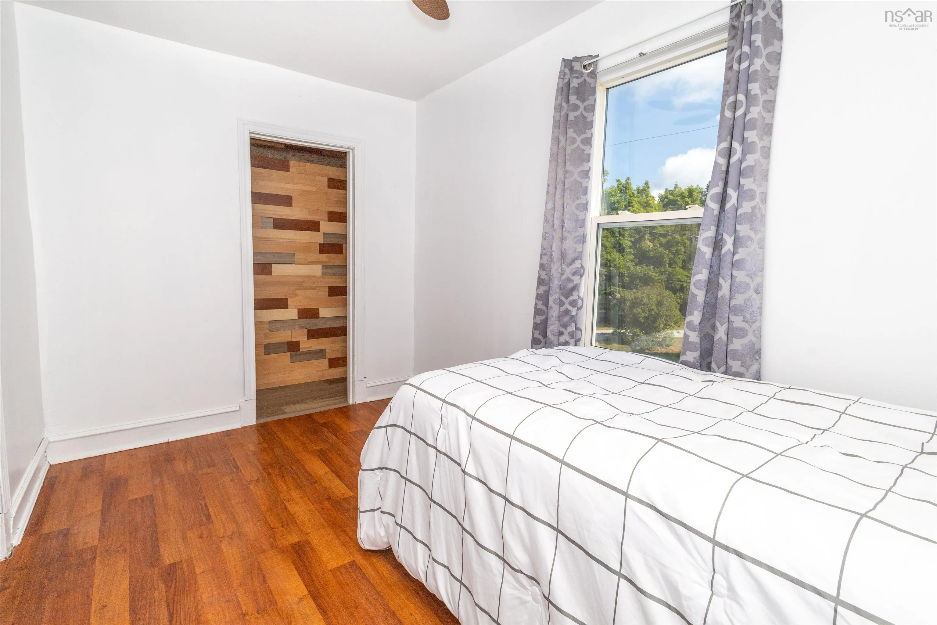 192-194 Gatacre Street, Sydney, NS B1N 1Z2, 5 Bedrooms Bedrooms, ,Residential Income,For Sale,Gatacre,202522640