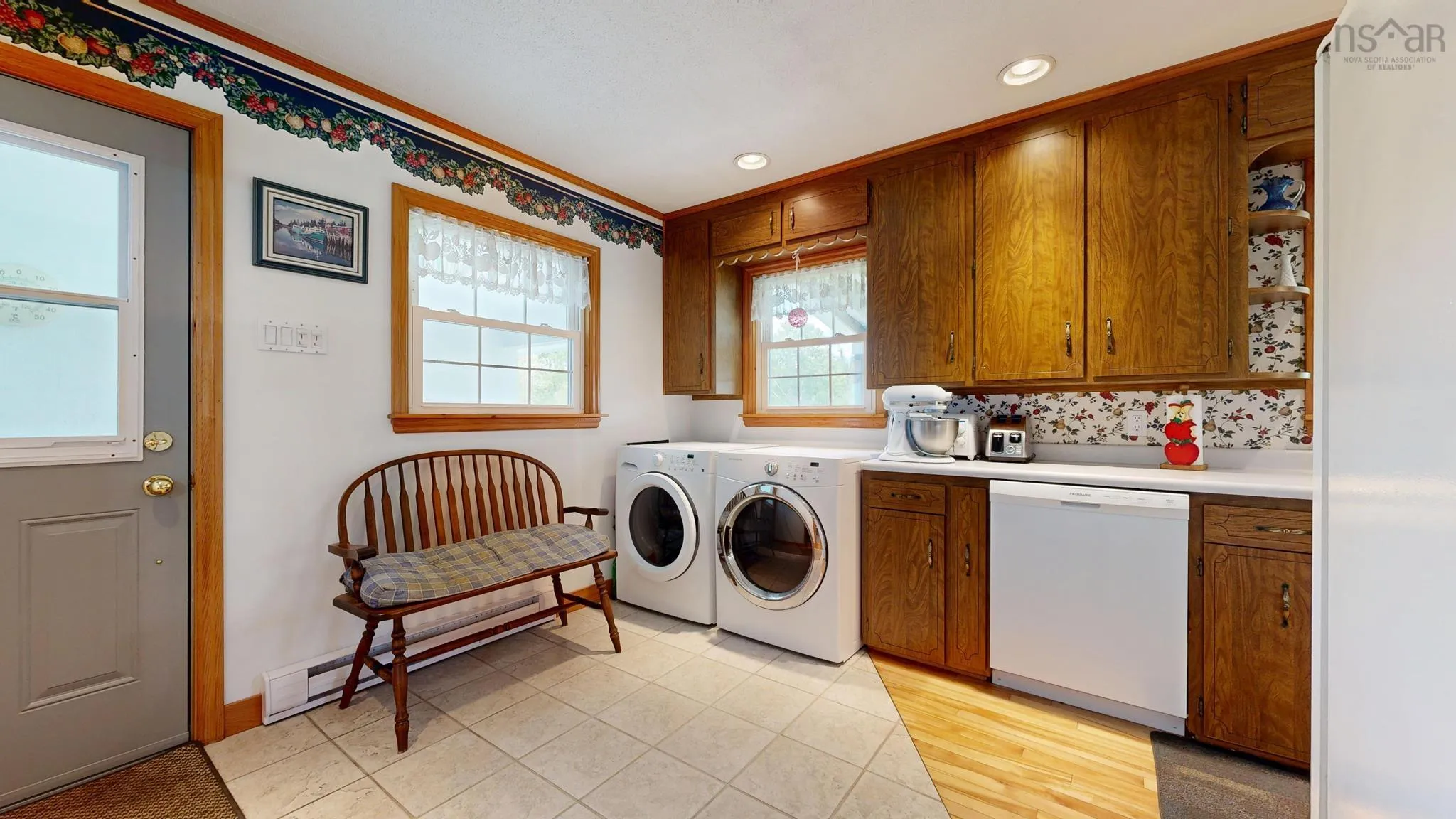 46 Long Cove Road, Port Medway, NS B0J 2T0, 3 Bedrooms Bedrooms, ,2 BathroomsBathrooms,Residential,For Sale,Long Cove,202512983
