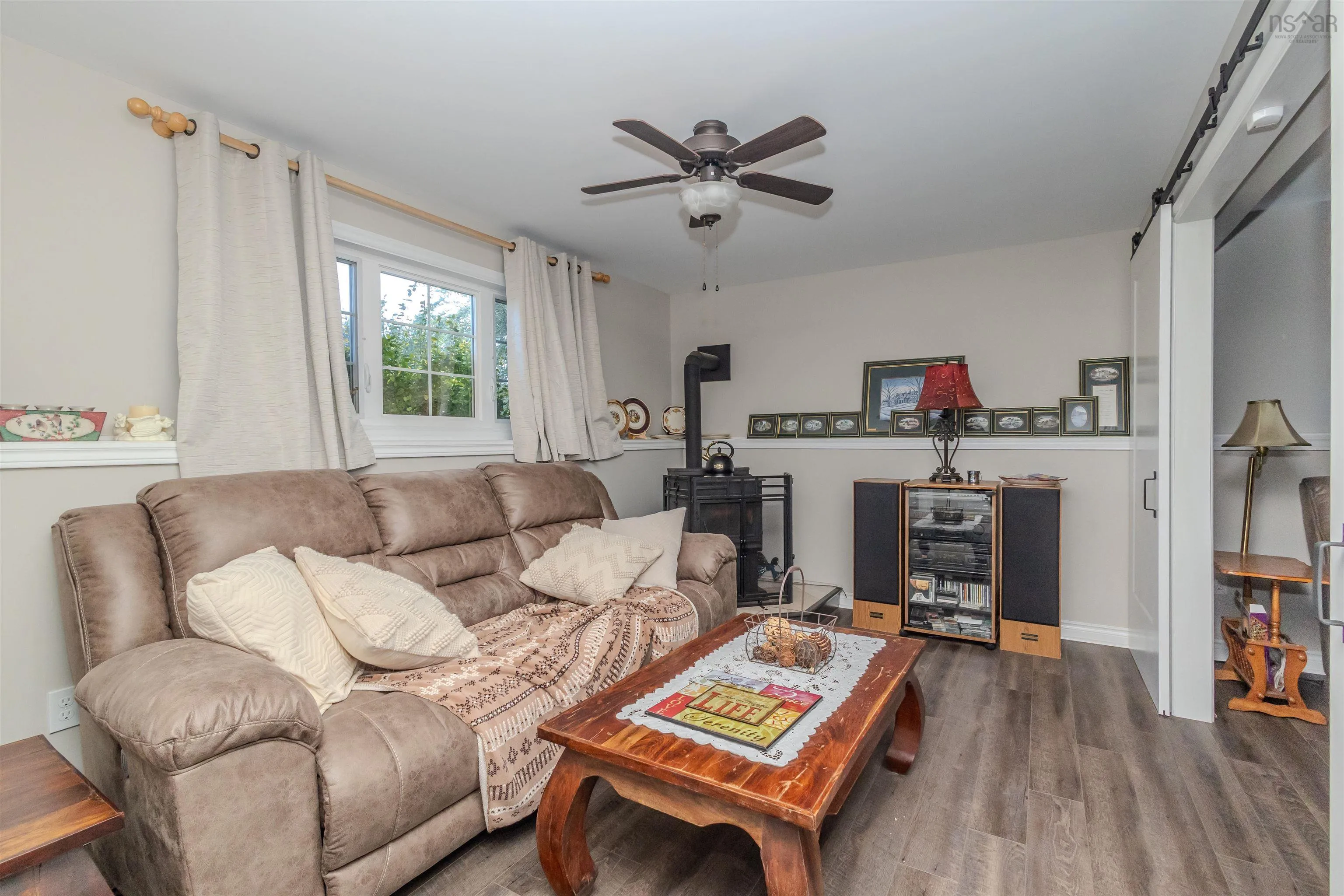 736 Cottage Road, Sydney, NS B1P 6S6, 4 Bedrooms Bedrooms, ,2 BathroomsBathrooms,Residential,For Sale,Cottage,202525615