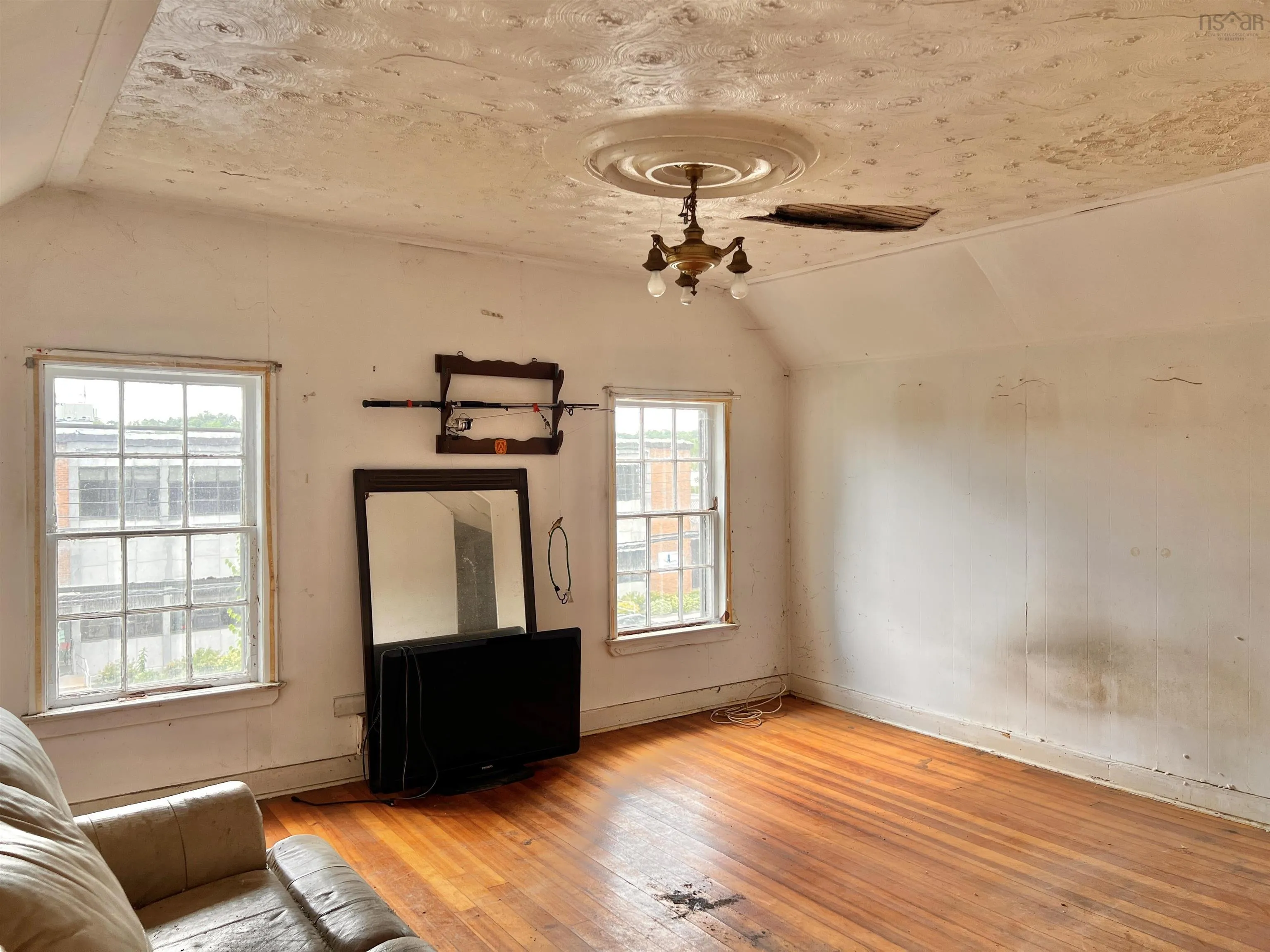 492 Main Street, Kentville, NS B4N 1L3, ,Residential Income,For Sale,Main,202518953