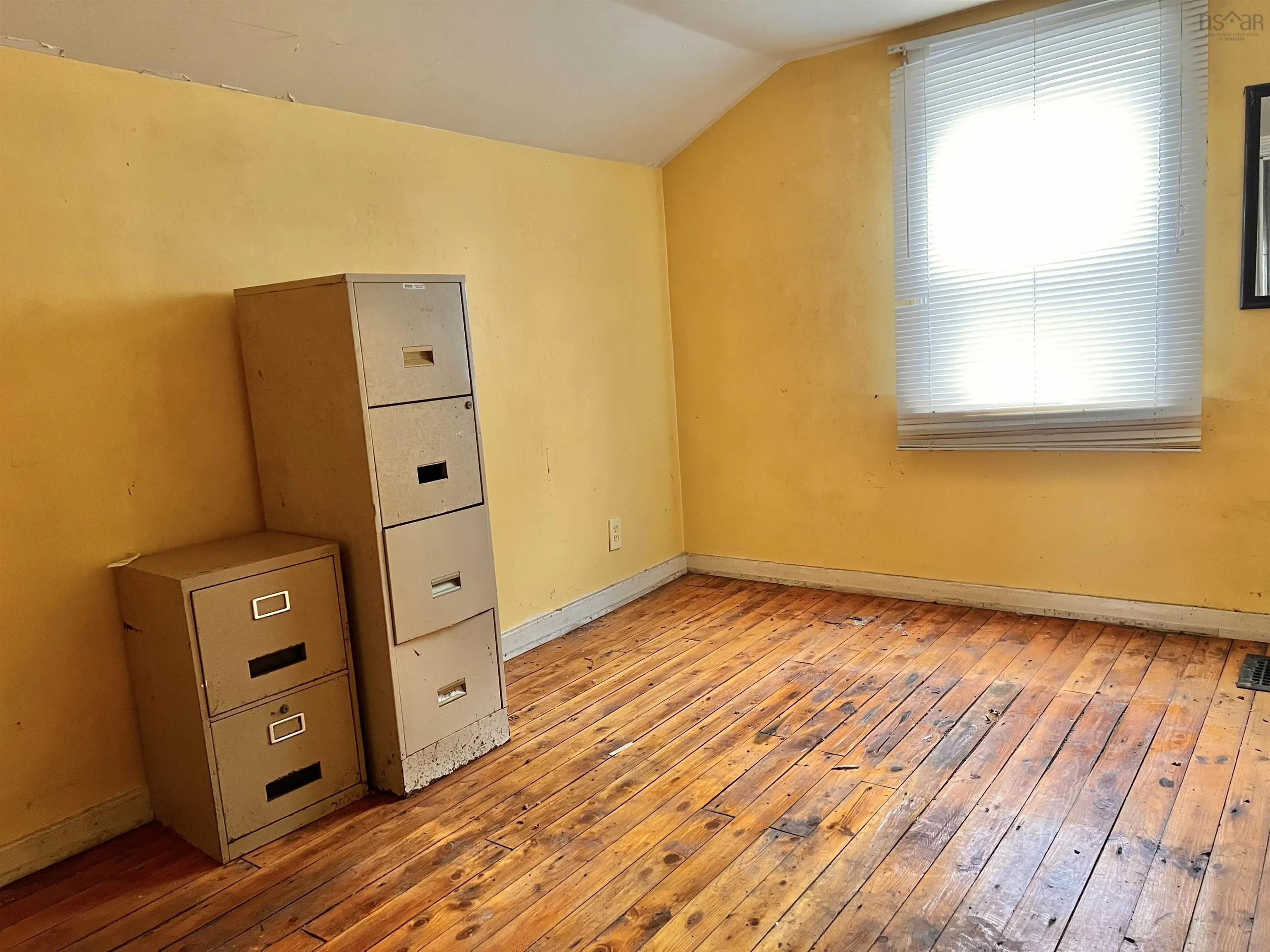 492 Main Street, Kentville, NS B4N 1L3, ,Residential Income,For Sale,Main,202518953