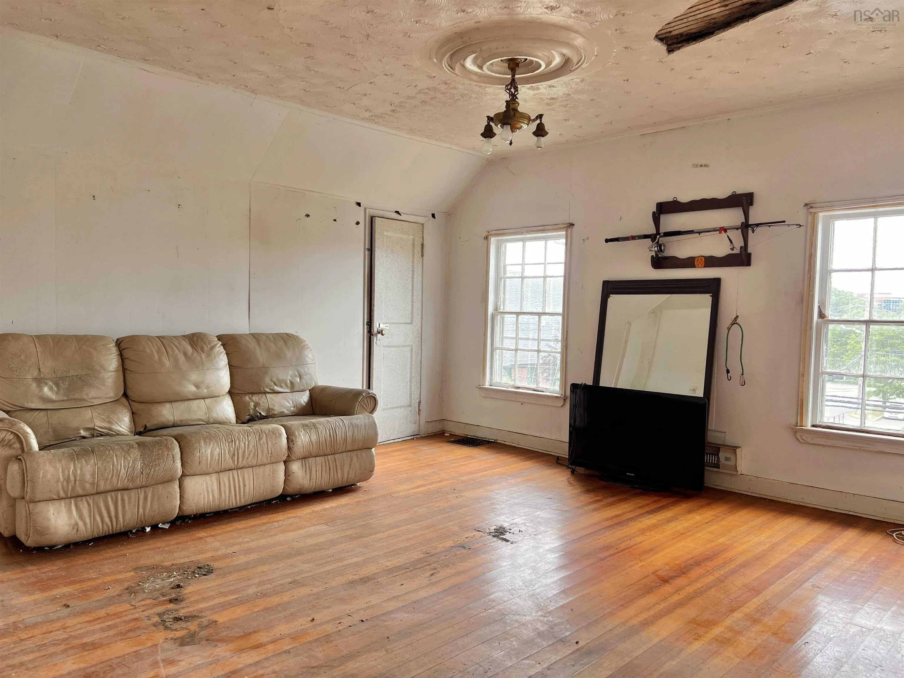 492 Main Street, Kentville, NS B4N 1L3, ,Residential Income,For Sale,Main,202518953
