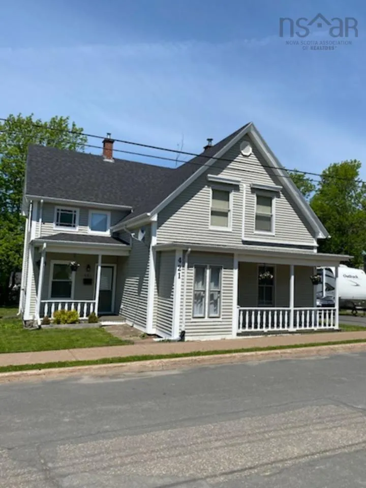 421 Pleasant Street, New Glasgow, NS B2H 2Z4, 3 Bedrooms Bedrooms, ,2 BathroomsBathrooms,Residential,For Sale,Pleasant,202513435