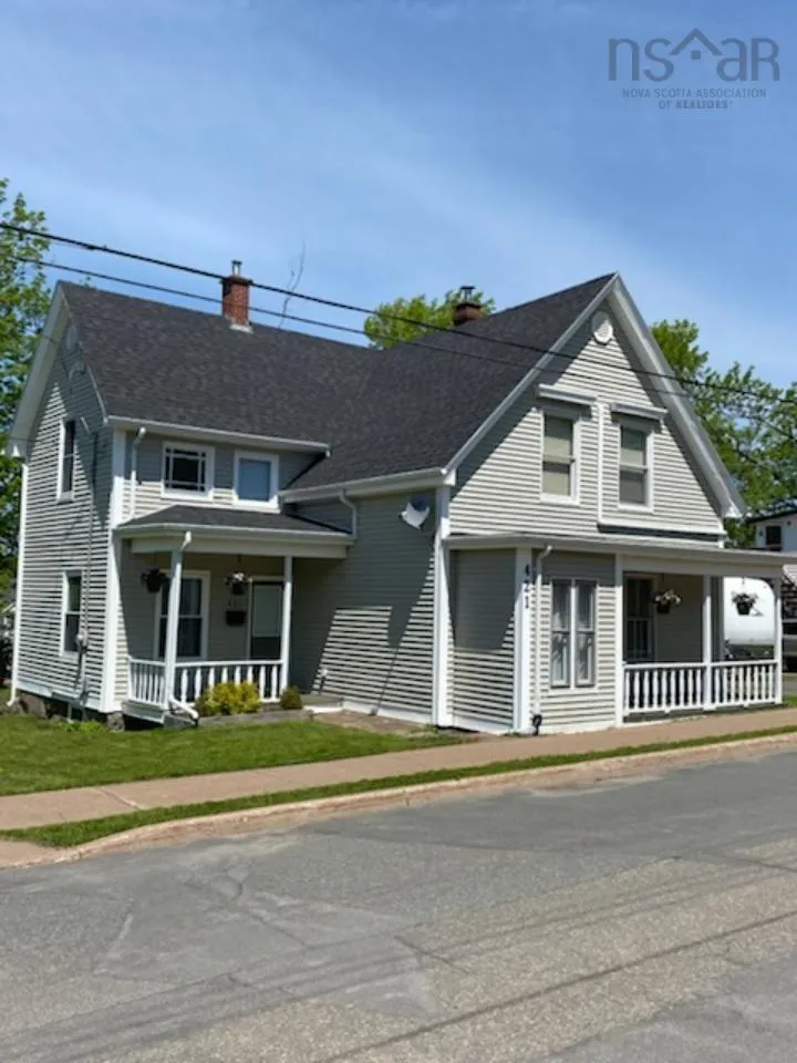 421 Pleasant Street, New Glasgow, NS B2H 2Z4, 3 Bedrooms Bedrooms, ,2 BathroomsBathrooms,Residential,For Sale,Pleasant,202513435