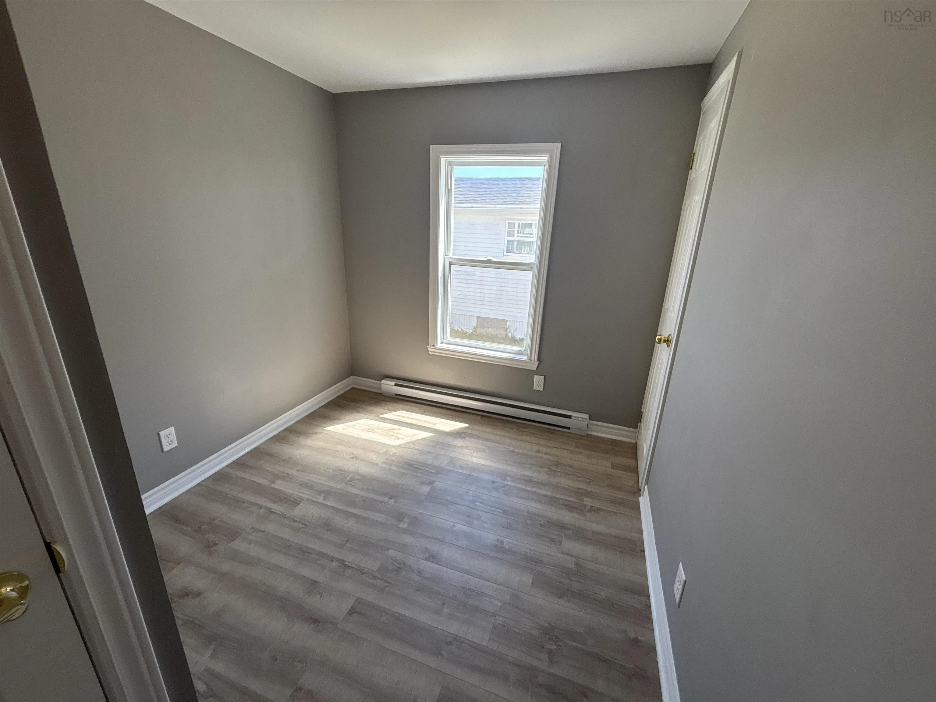 31 Earleton Avenue, Dartmouth, NS B2Y 2A6, 3 Bedrooms Bedrooms, ,1 BathroomBathrooms,Residential,For Sale,Earleton,202520796
