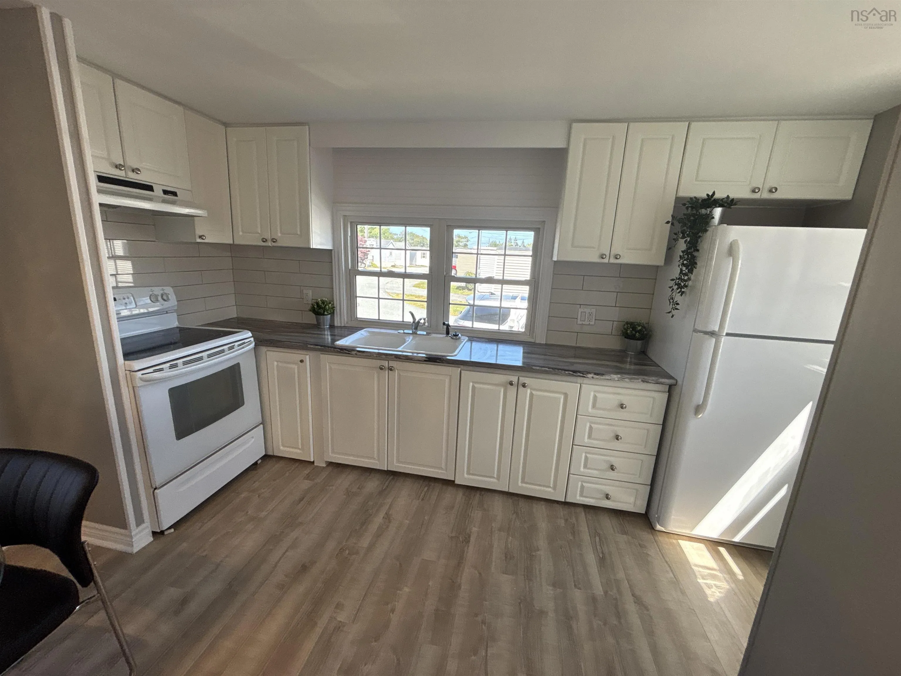 31 Earleton Avenue, Dartmouth, NS B2Y 2A6, 3 Bedrooms Bedrooms, ,1 BathroomBathrooms,Residential,For Sale,Earleton,202520796