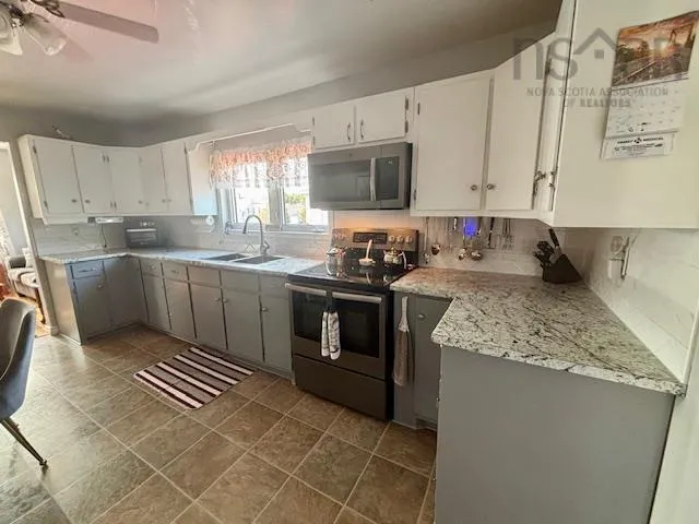 213 Convent Street, New Waterford, NS B1H 2Y8, 3 Bedrooms Bedrooms, ,2 BathroomsBathrooms,Residential,For Sale,Convent,202518859