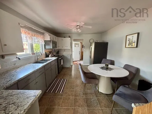 213 Convent Street, New Waterford, NS B1H 2Y8, 3 Bedrooms Bedrooms, ,2 BathroomsBathrooms,Residential,For Sale,Convent,202518859