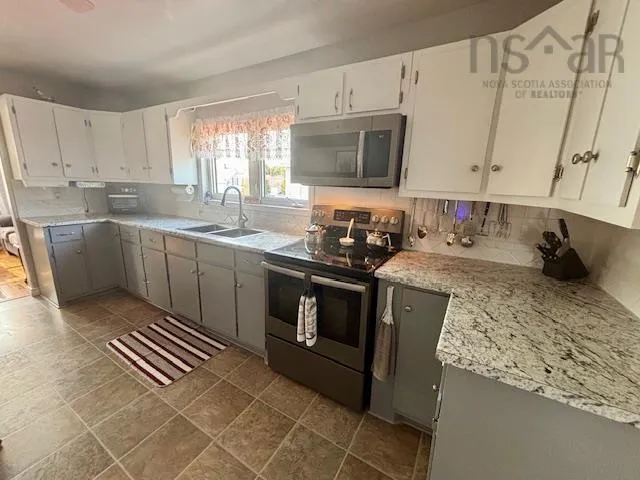 213 Convent Street, New Waterford, NS B1H 2Y8, 3 Bedrooms Bedrooms, ,2 BathroomsBathrooms,Residential,For Sale,Convent,202518859
