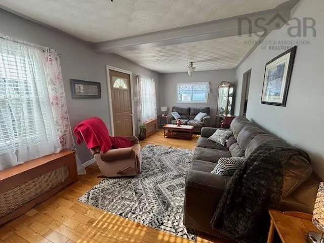 213 Convent Street, New Waterford, NS B1H 2Y8, 3 Bedrooms Bedrooms, ,2 BathroomsBathrooms,Residential,For Sale,Convent,202518859