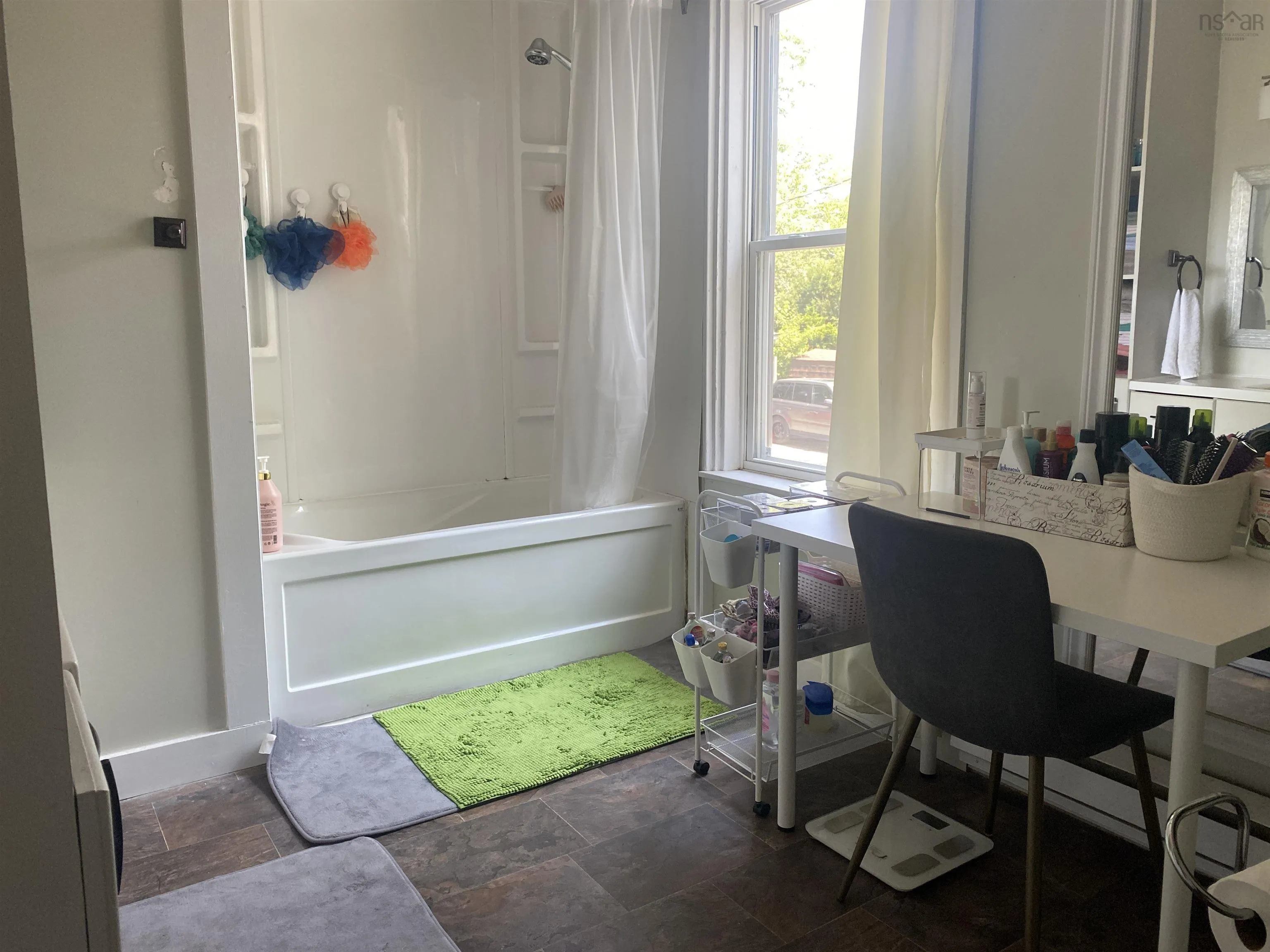 441 Main Street, Liverpool, NS B0T 1K0, 5 Bedrooms Bedrooms, ,3 BathroomsBathrooms,Residential,For Sale,Main,202517916