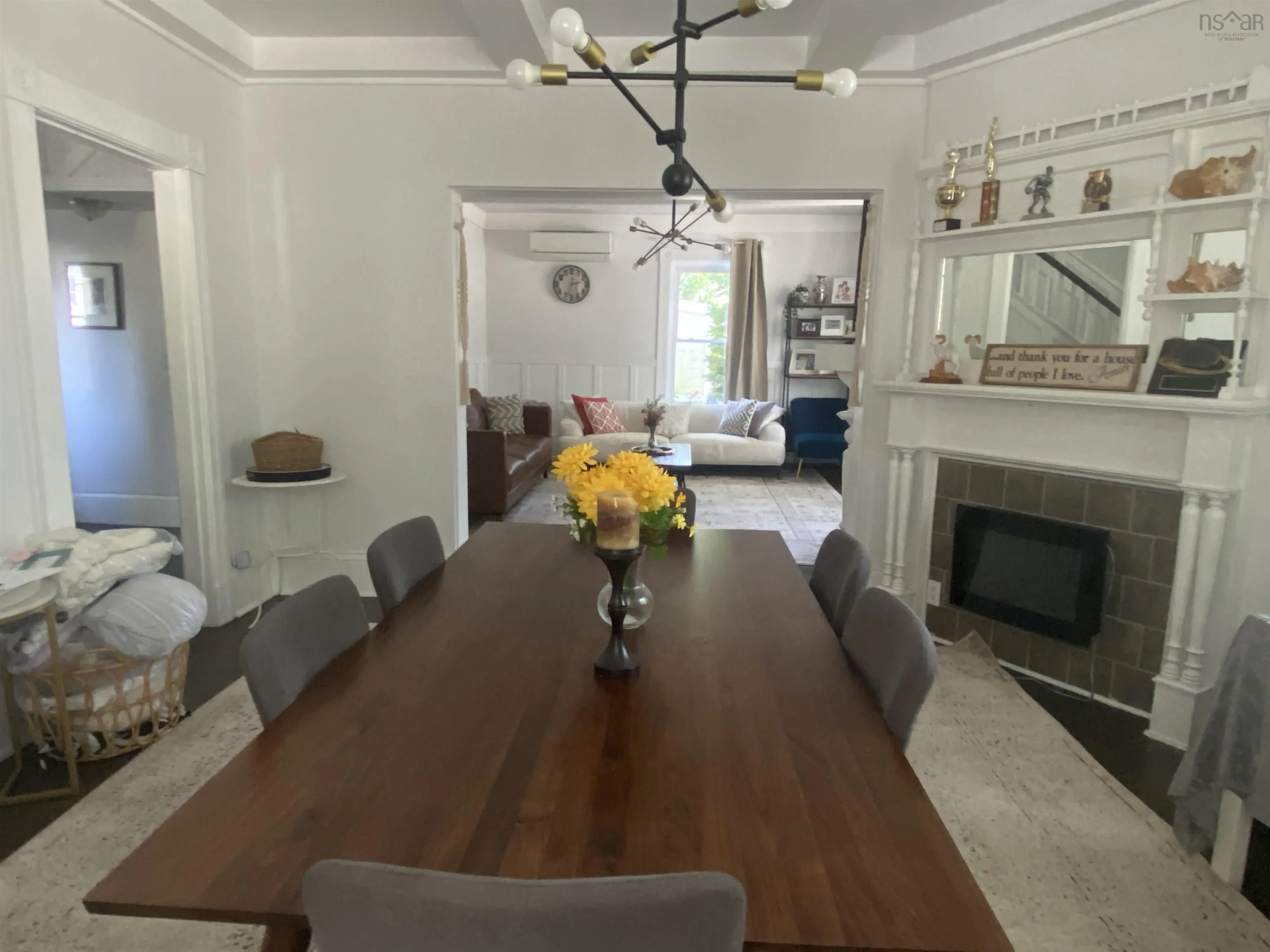 441 Main Street, Liverpool, NS B0T 1K0, 5 Bedrooms Bedrooms, ,3 BathroomsBathrooms,Residential,For Sale,Main,202517916