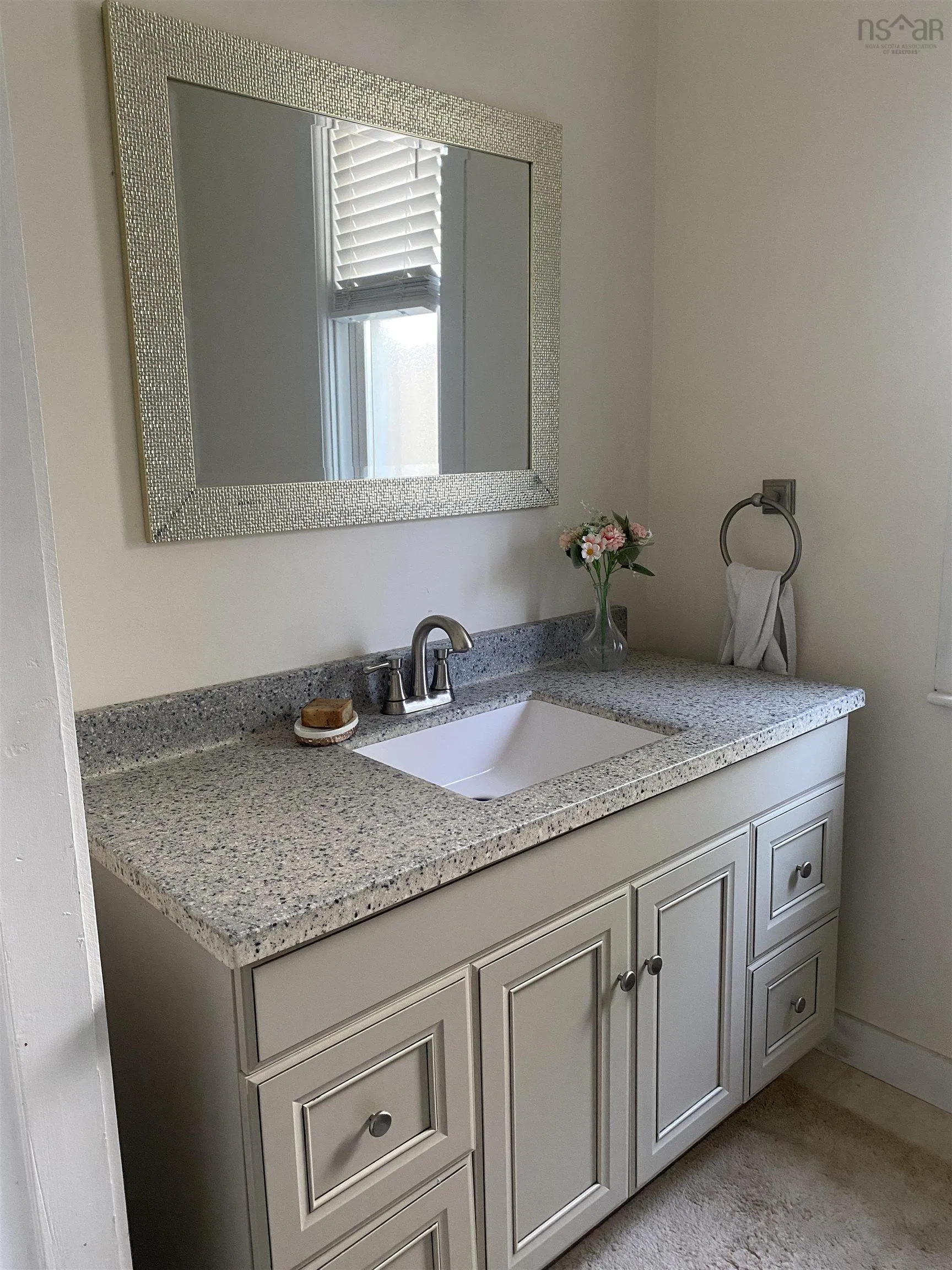 441 Main Street, Liverpool, NS B0T 1K0, 5 Bedrooms Bedrooms, ,3 BathroomsBathrooms,Residential,For Sale,Main,202517916