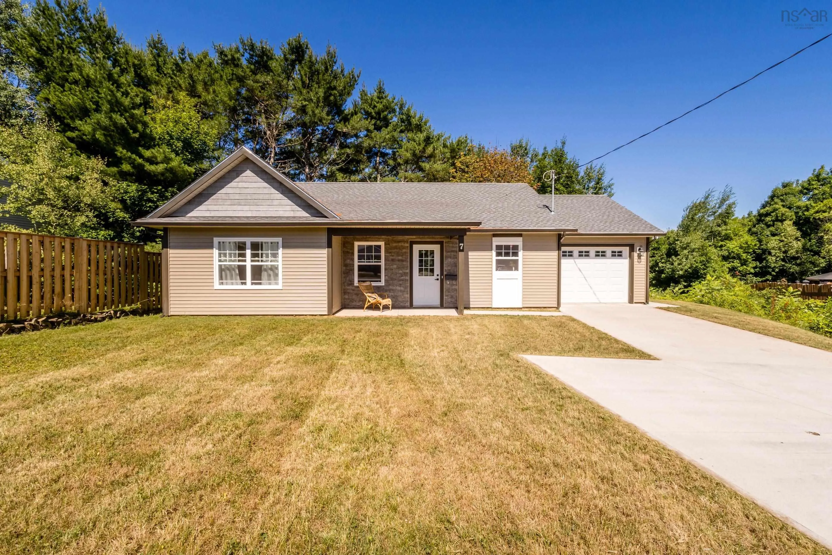 7 Daphne Court, New Minas, NS B4N 5J9, 2 Bedrooms Bedrooms, ,2 BathroomsBathrooms,Residential,For Sale,Daphne,202518430