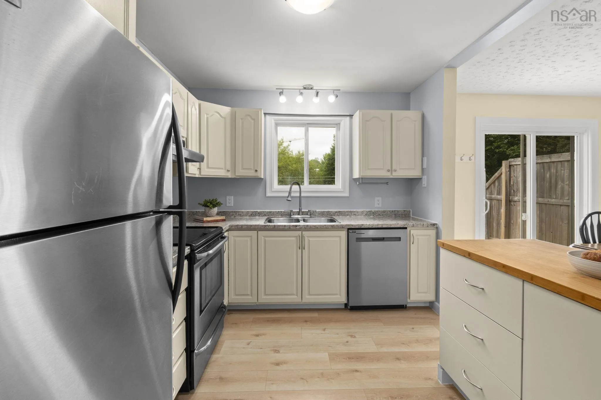 47 Armoyan Drive, Lower Sackville, NS B4C 3V9, 3 Bedrooms Bedrooms, ,1 BathroomBathrooms,Residential,For Sale,Armoyan,202518123