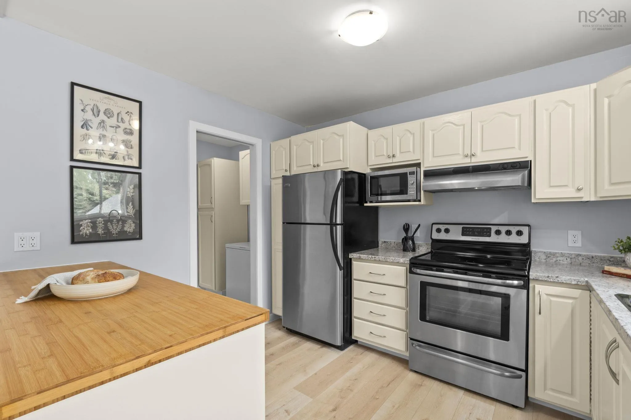 47 Armoyan Drive, Lower Sackville, NS B4C 3V9, 3 Bedrooms Bedrooms, ,1 BathroomBathrooms,Residential,For Sale,Armoyan,202518123
