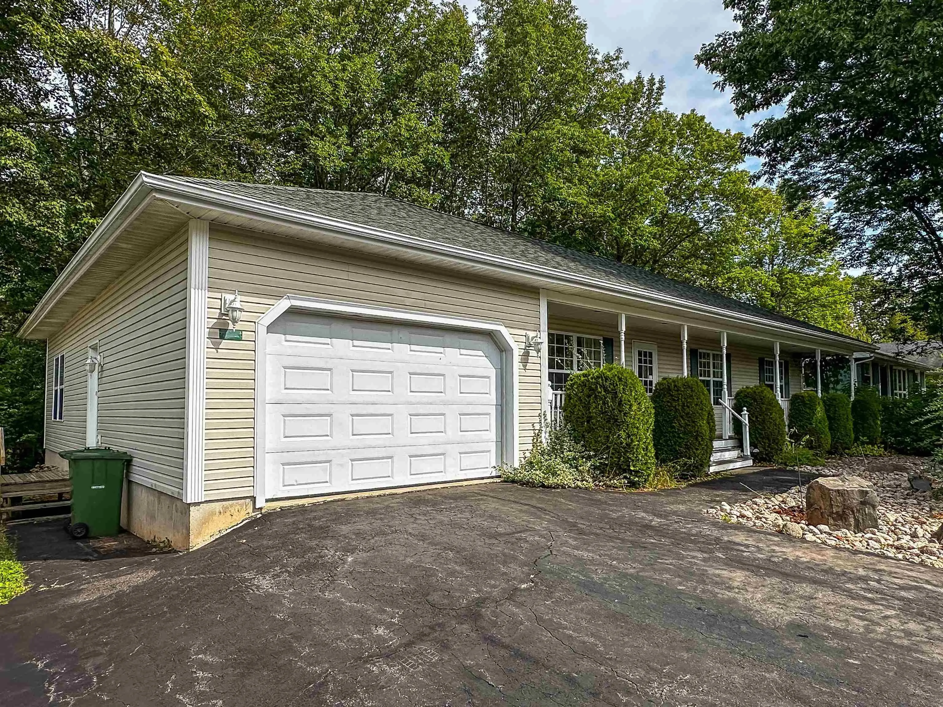28 Bishop Avenue, New Minas, NS B4N 3N9, 3 Bedrooms Bedrooms, ,3 BathroomsBathrooms,Residential,For Sale,Bishop,202522966