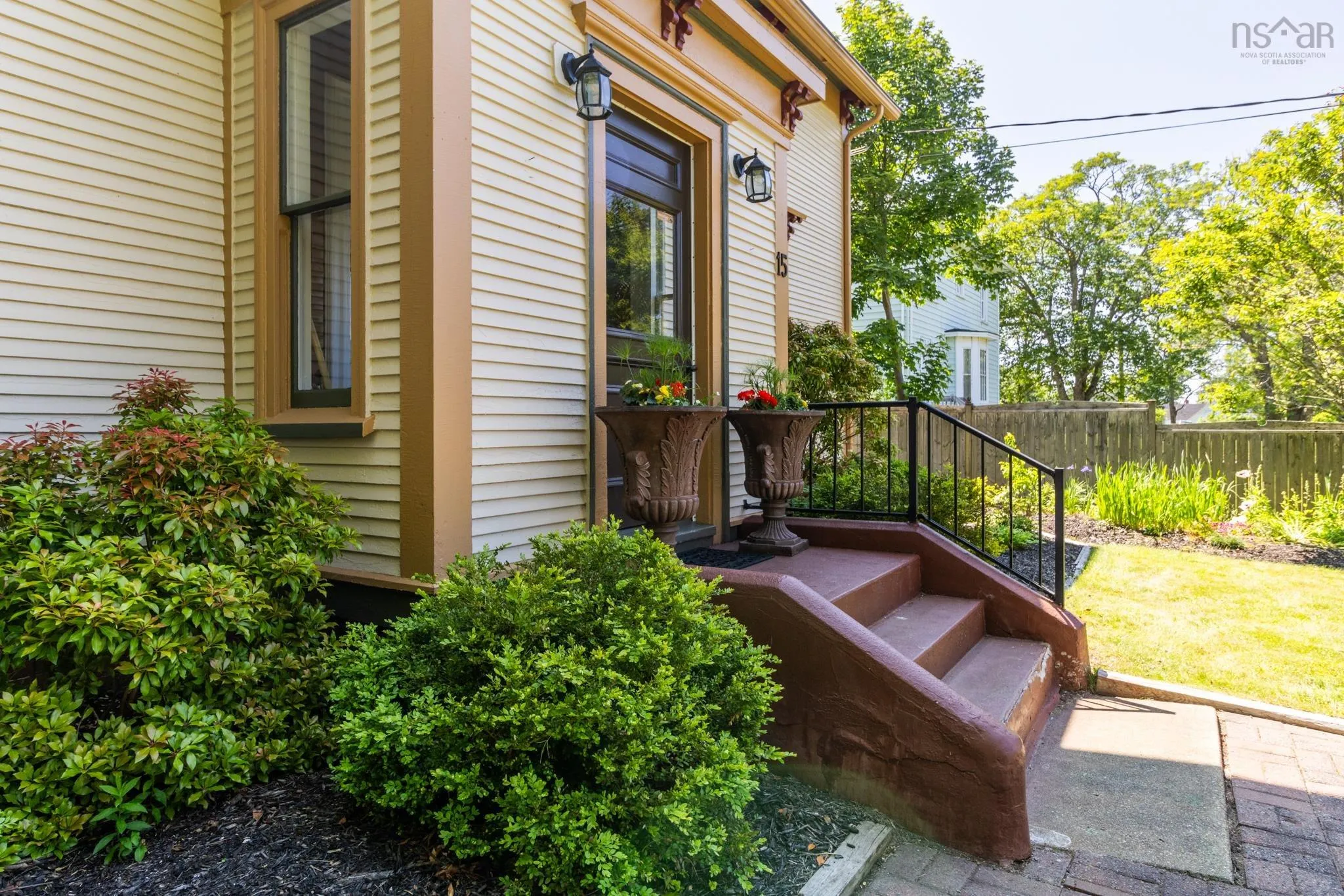 15 Elm Street, Yarmouth Ns B5a 2p8, 3 Bedrooms Bedrooms, ,3 BathroomsBathrooms,Residential,For Sale,Elm Street,202313038