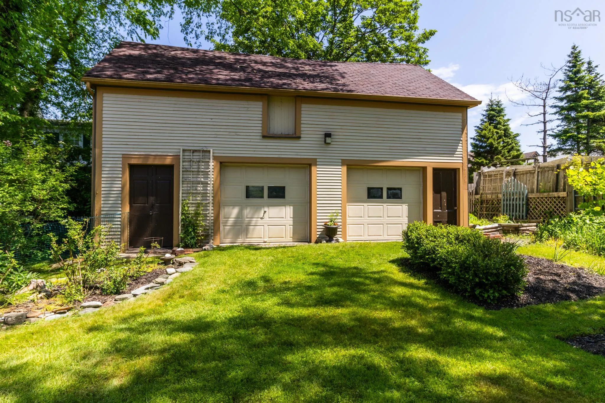 15 Elm Street, Yarmouth Ns B5a 2p8, 3 Bedrooms Bedrooms, ,3 BathroomsBathrooms,Residential,For Sale,Elm Street,202313038