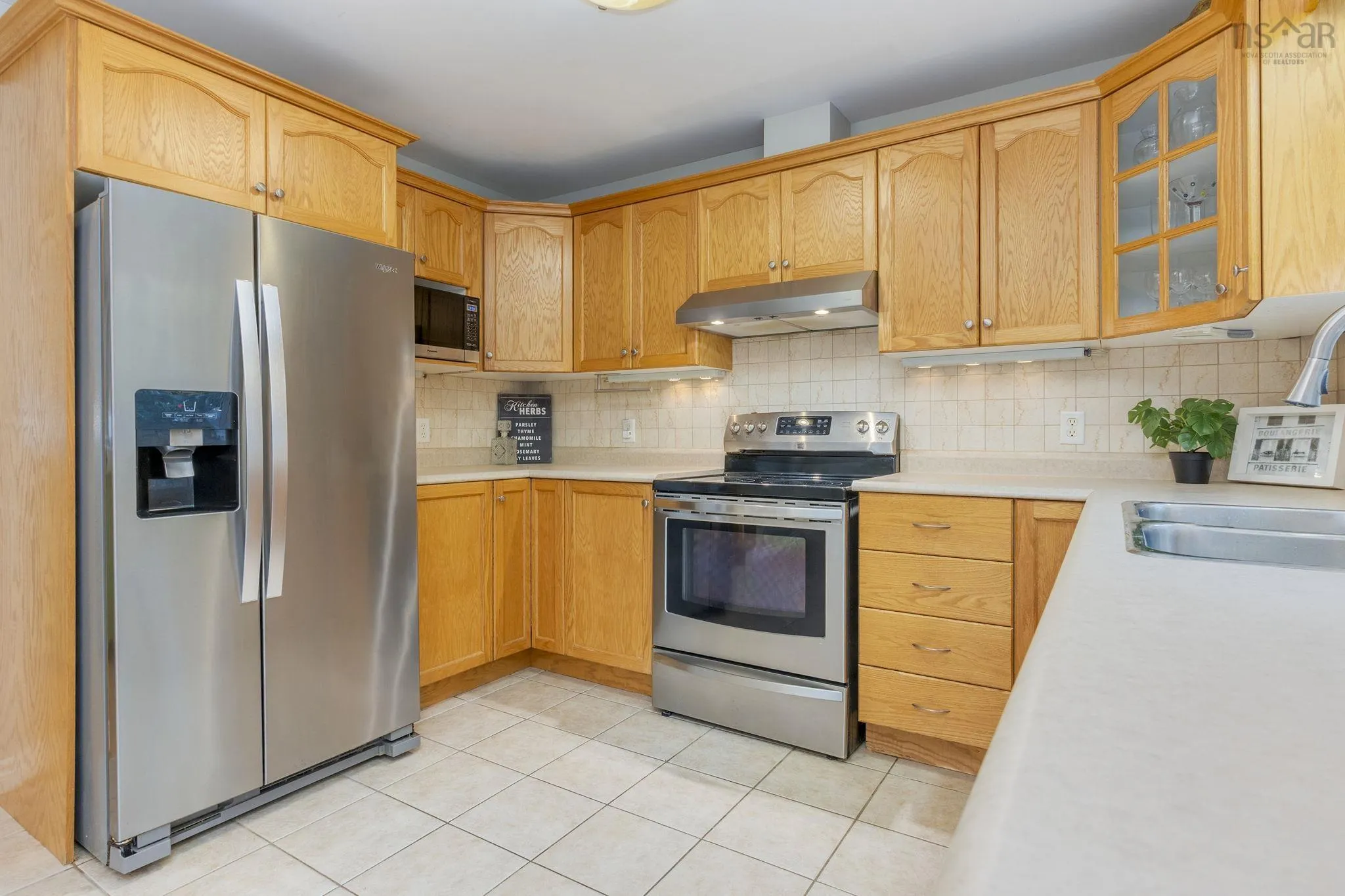 28 Surrey Way, Dartmouth, NS B2W 6R7, 3 Bedrooms Bedrooms, ,3 BathroomsBathrooms,Residential,For Sale,Surrey Way,202523930