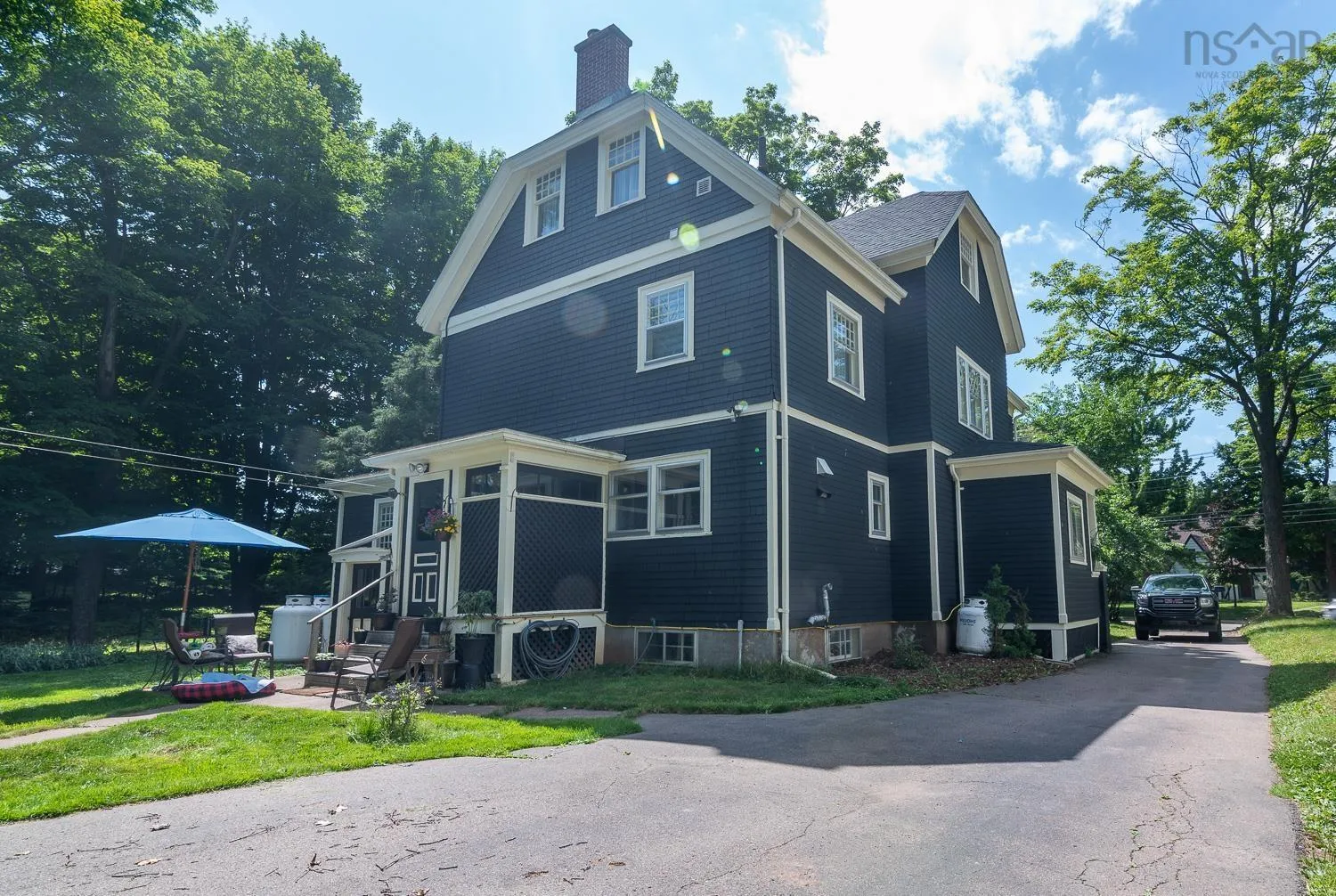 115 Willow Street, Truro, NS B2N 4Z8, 5 Bedrooms Bedrooms, ,2 BathroomsBathrooms,Residential,For Sale,Willow,202517719