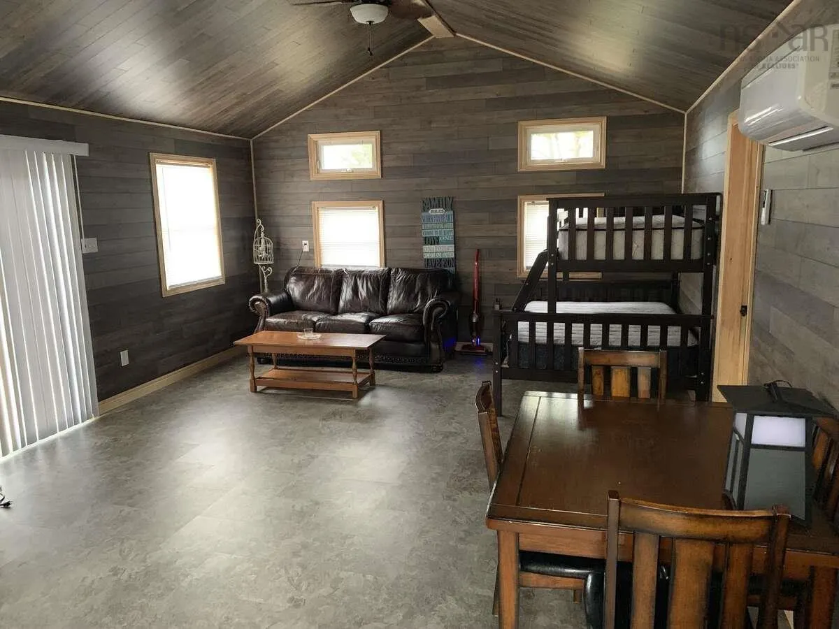 815 Mill Lake Road, Hubbards, NS B0J 1T0, 2 Bedrooms Bedrooms, ,1 BathroomBathrooms,Residential,For Sale,Mill Lake,202519993