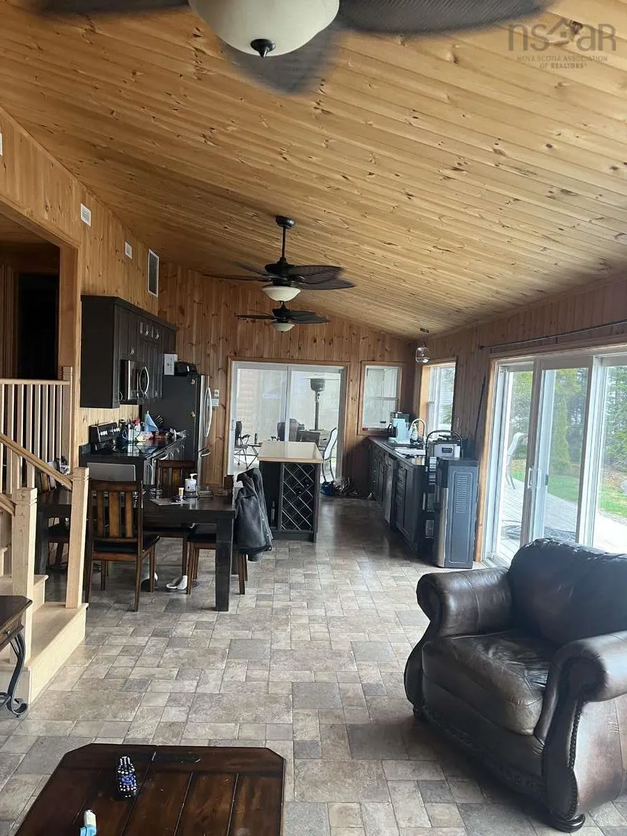 815 Mill Lake Road, Hubbards, NS B0J 1T0, 2 Bedrooms Bedrooms, ,1 BathroomBathrooms,Residential,For Sale,Mill Lake,202519993