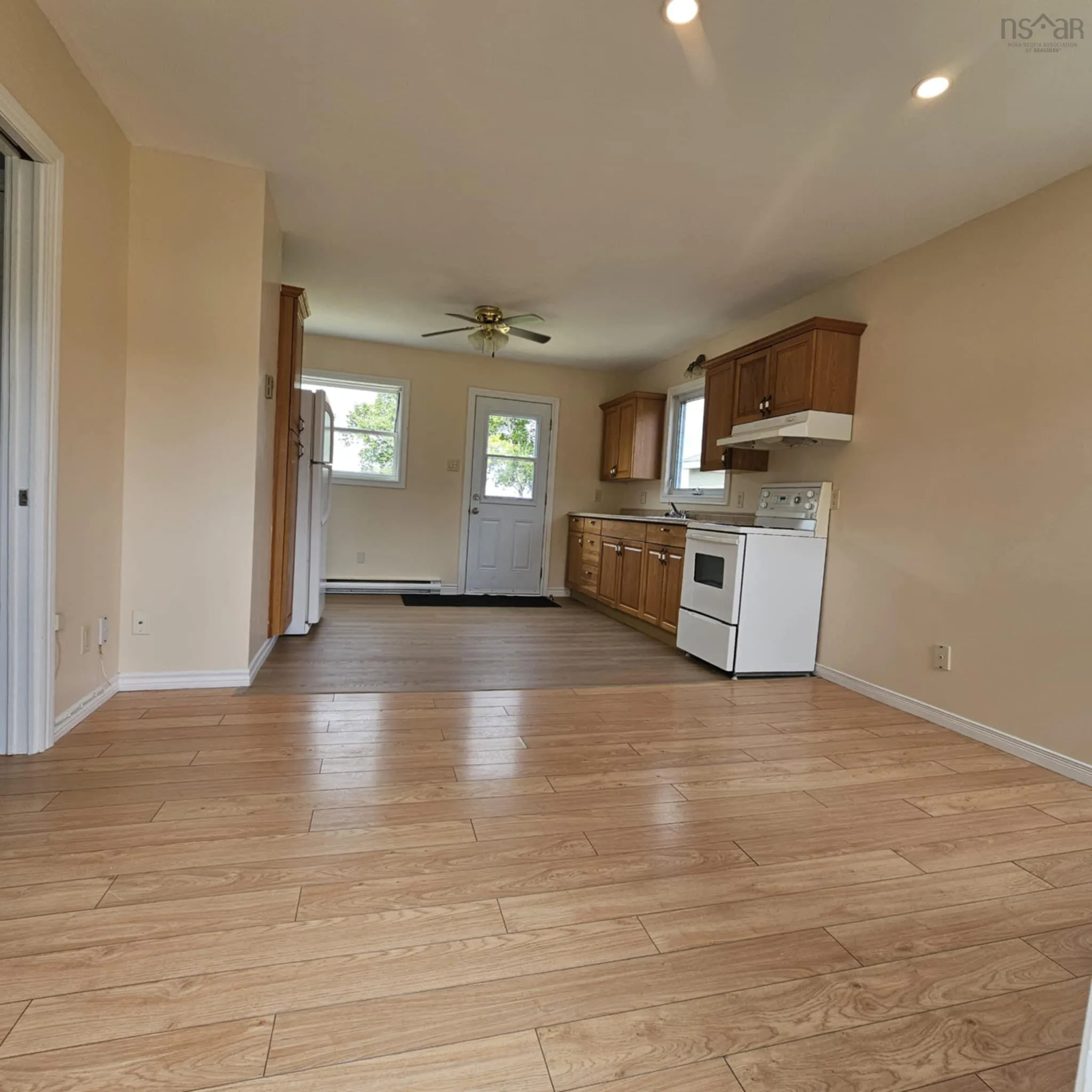 43 Colby Street, Sydney, NS B1P 3P9, 2 Bedrooms Bedrooms, ,2 BathroomsBathrooms,Residential,For Sale,Colby,202518623