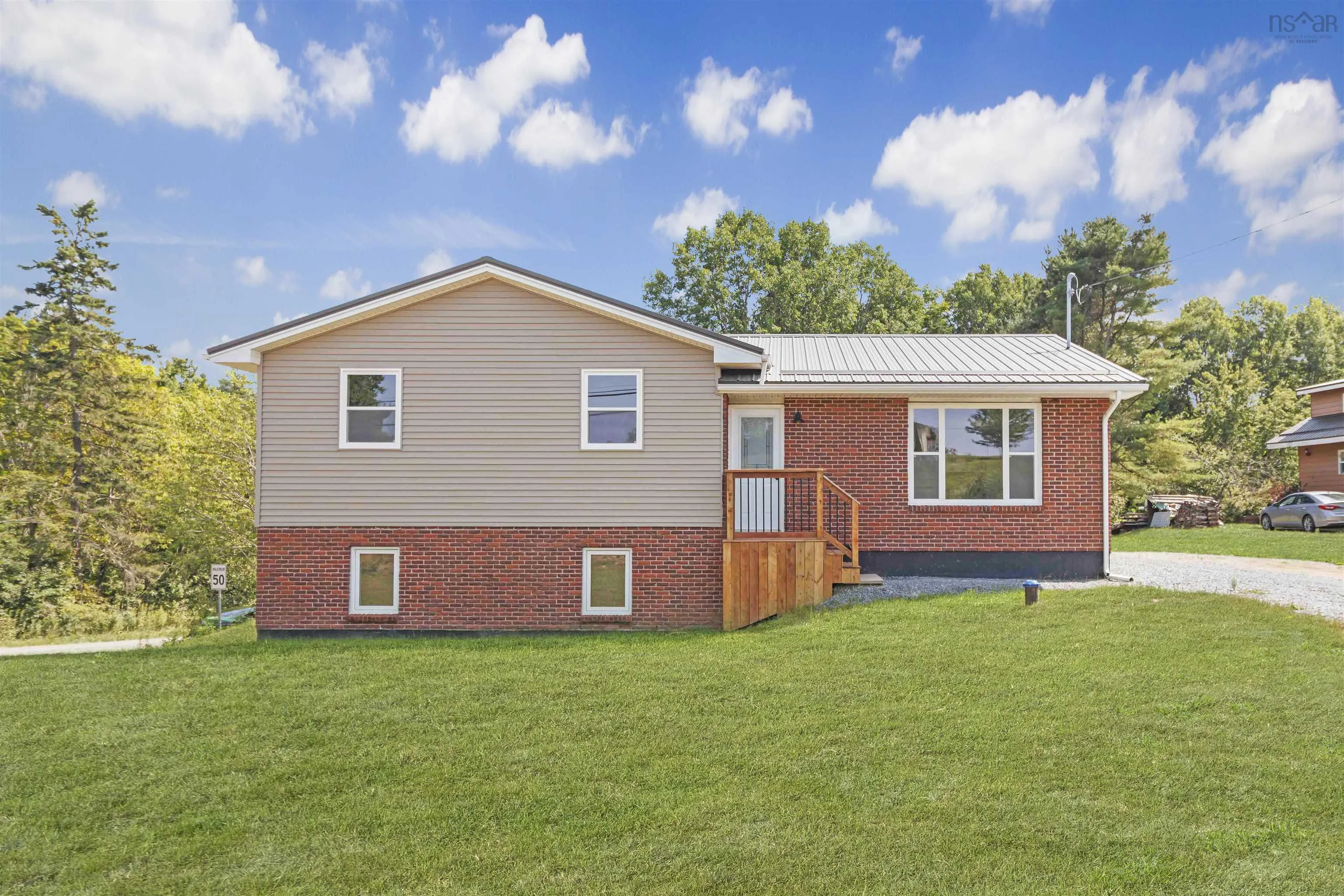 39 Robinson Road, Mill Village, NS B0N 2H0, 5 Bedrooms Bedrooms, ,2 BathroomsBathrooms,Residential,For Sale,Robinson,202521957