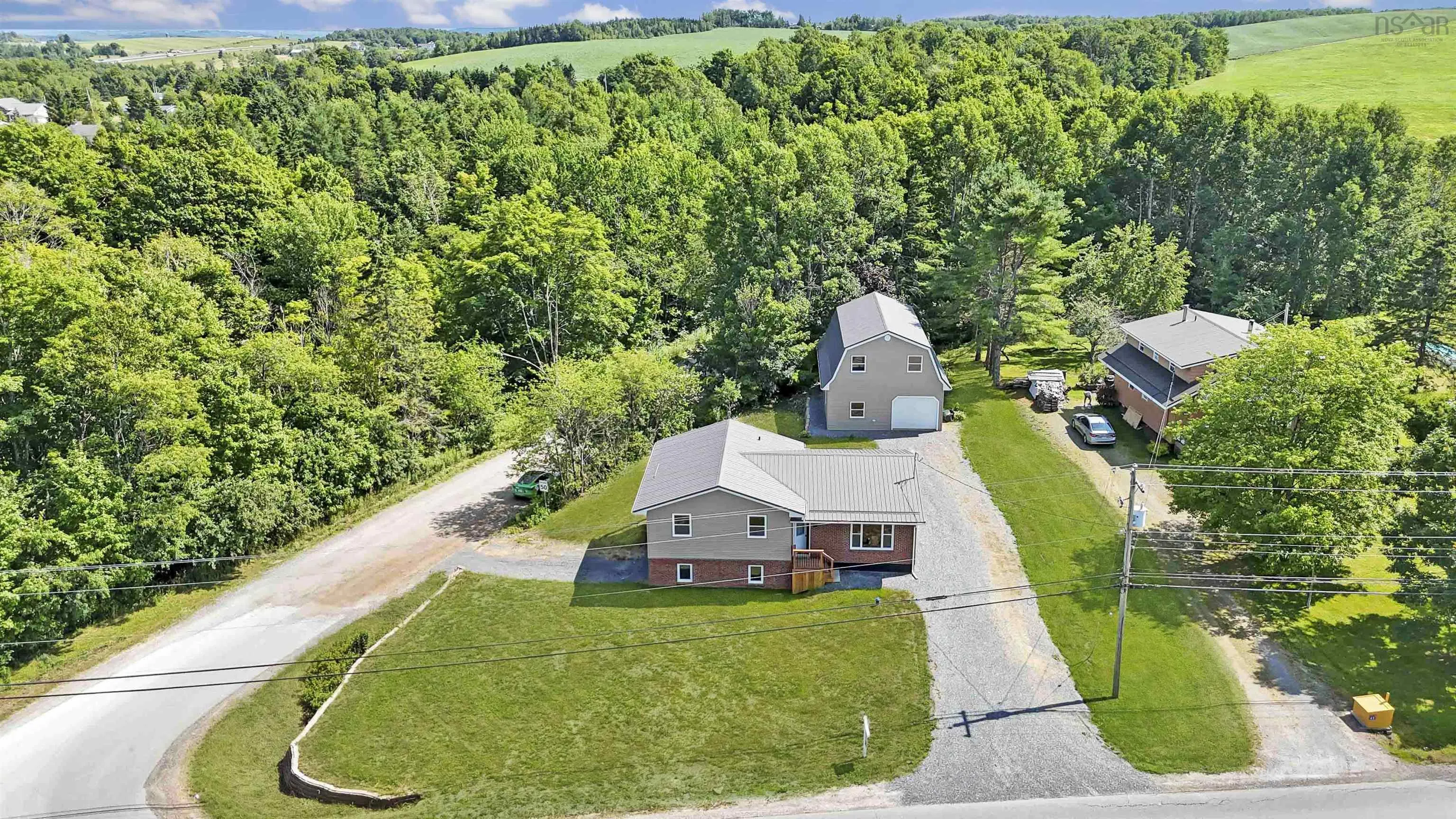 39 Robinson Road, Mill Village, NS B0N 2H0, 5 Bedrooms Bedrooms, ,2 BathroomsBathrooms,Residential,For Sale,Robinson,202521957
