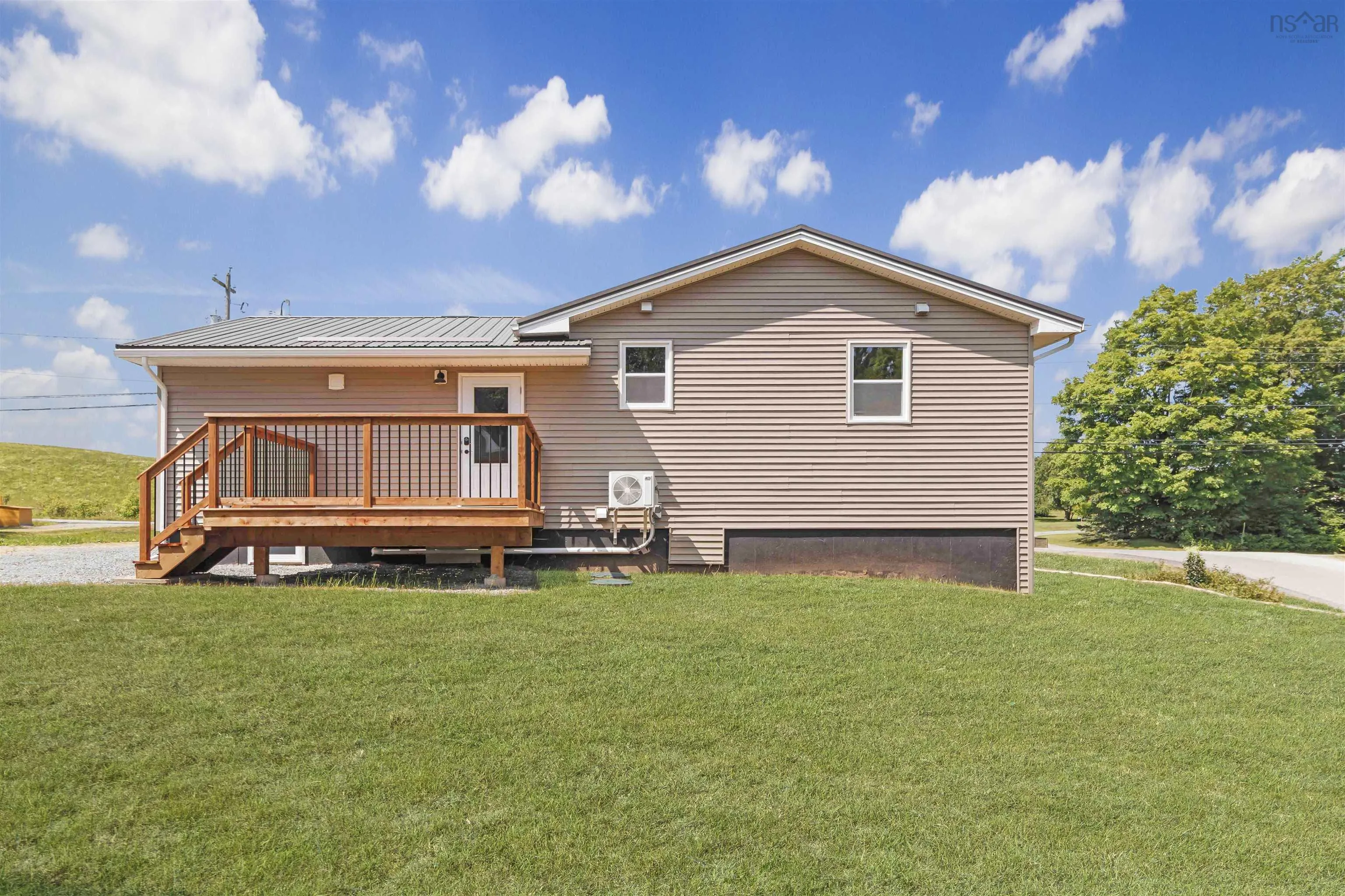 39 Robinson Road, Mill Village, NS B0N 2H0, 5 Bedrooms Bedrooms, ,2 BathroomsBathrooms,Residential,For Sale,Robinson,202521957