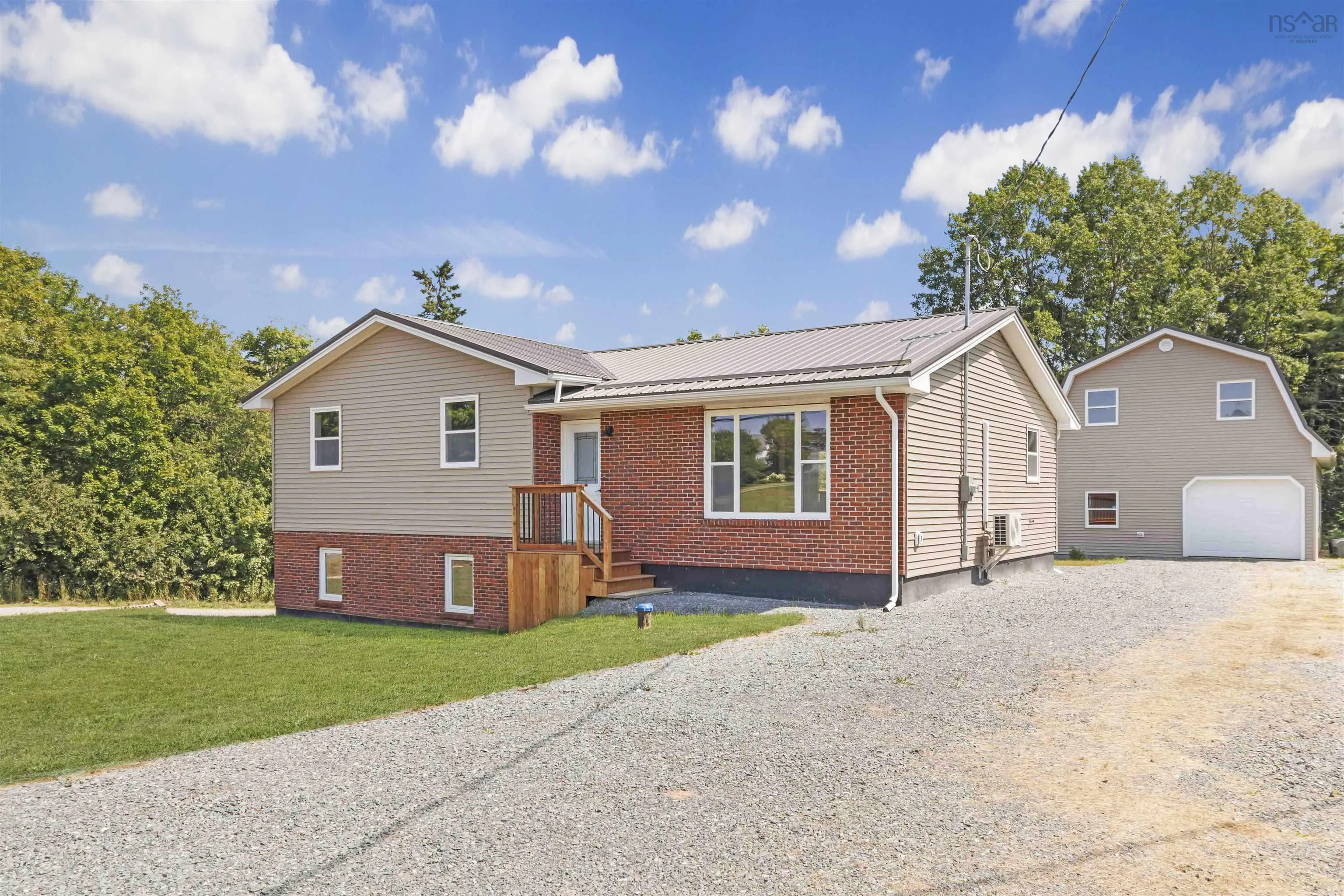 39 Robinson Road, Mill Village, NS B0N 2H0, 5 Bedrooms Bedrooms, ,2 BathroomsBathrooms,Residential,For Sale,Robinson,202521957