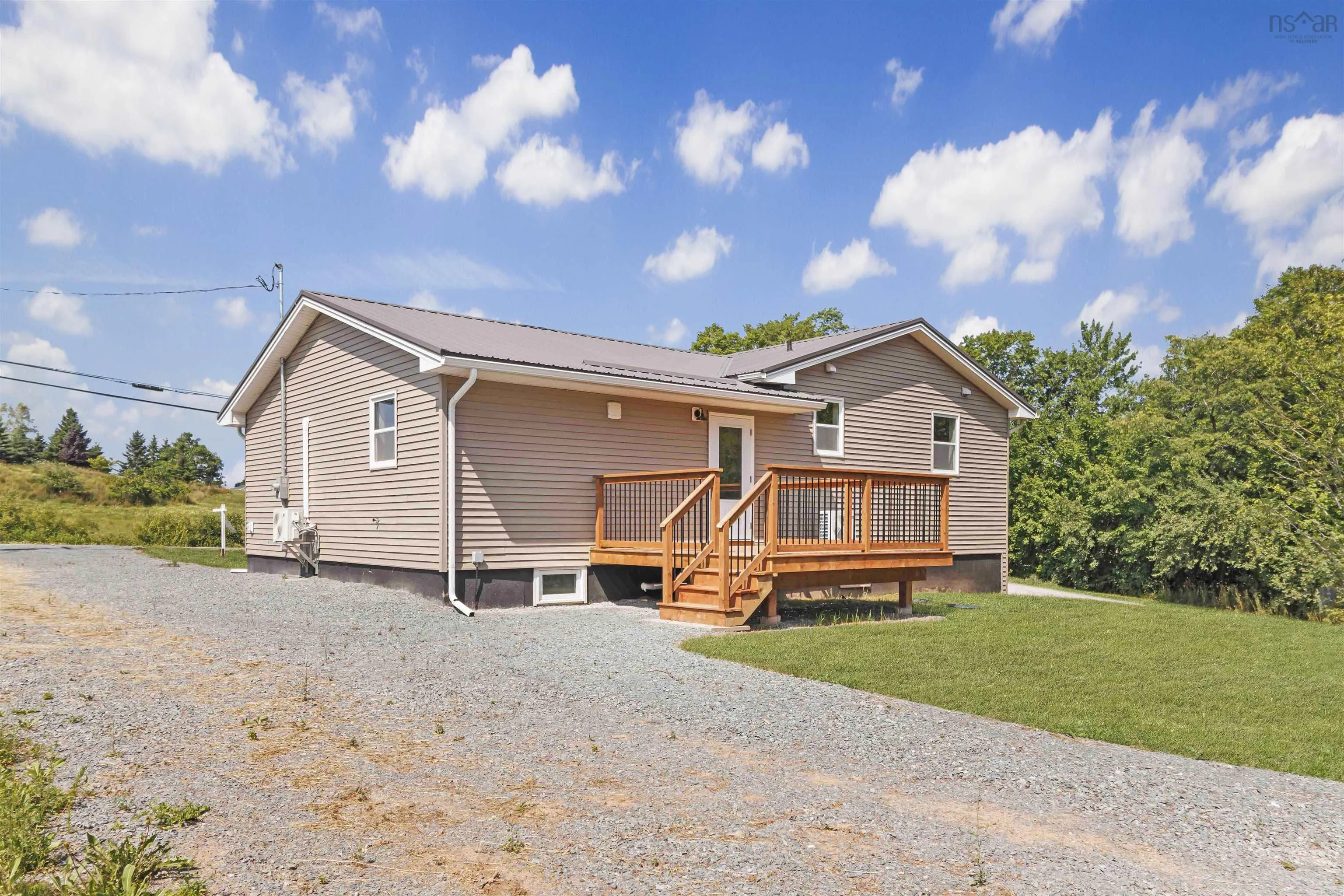39 Robinson Road, Mill Village, NS B0N 2H0, 5 Bedrooms Bedrooms, ,2 BathroomsBathrooms,Residential,For Sale,Robinson,202521957