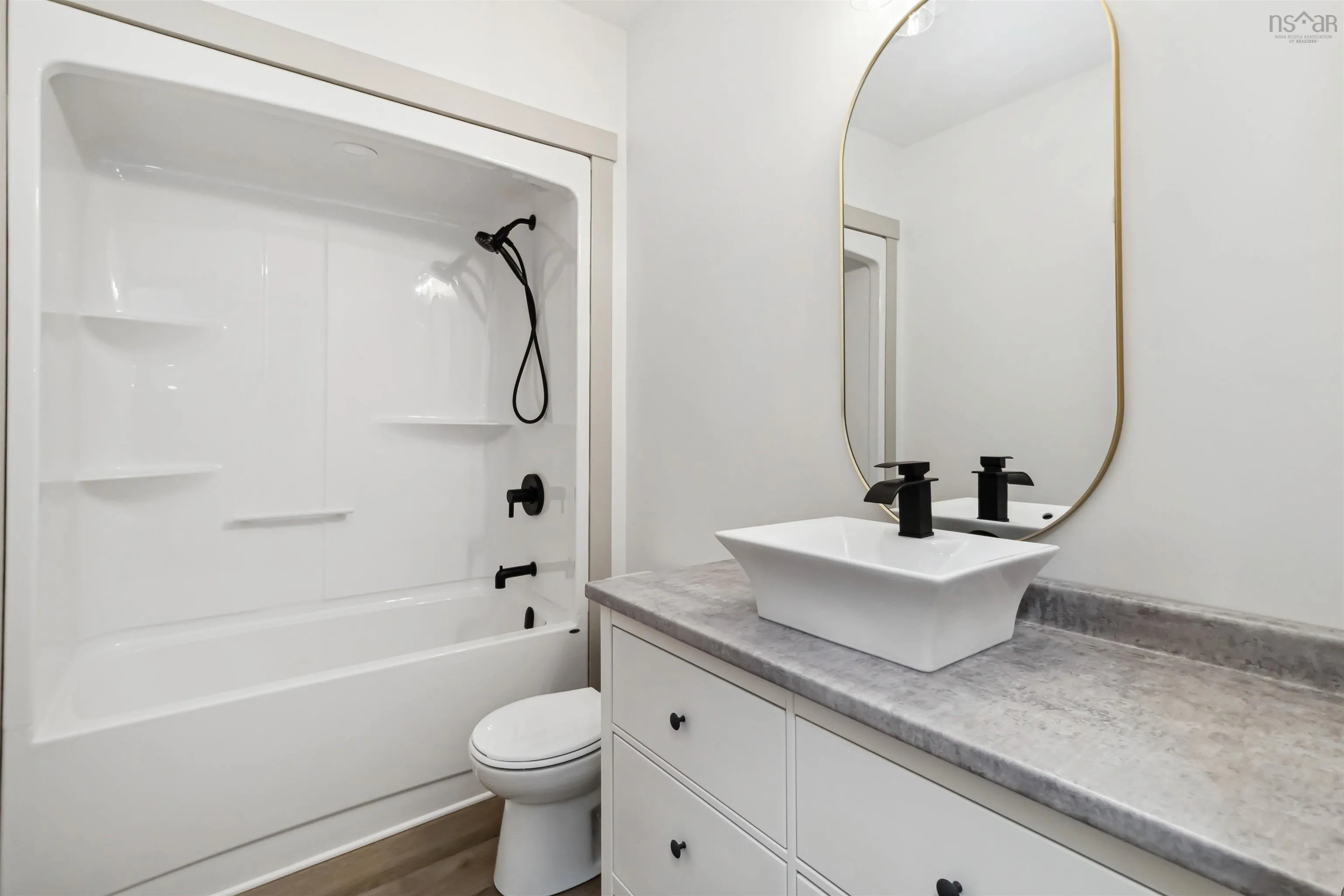 39 Robinson Road, Mill Village, NS B0N 2H0, 5 Bedrooms Bedrooms, ,2 BathroomsBathrooms,Residential,For Sale,Robinson,202521957