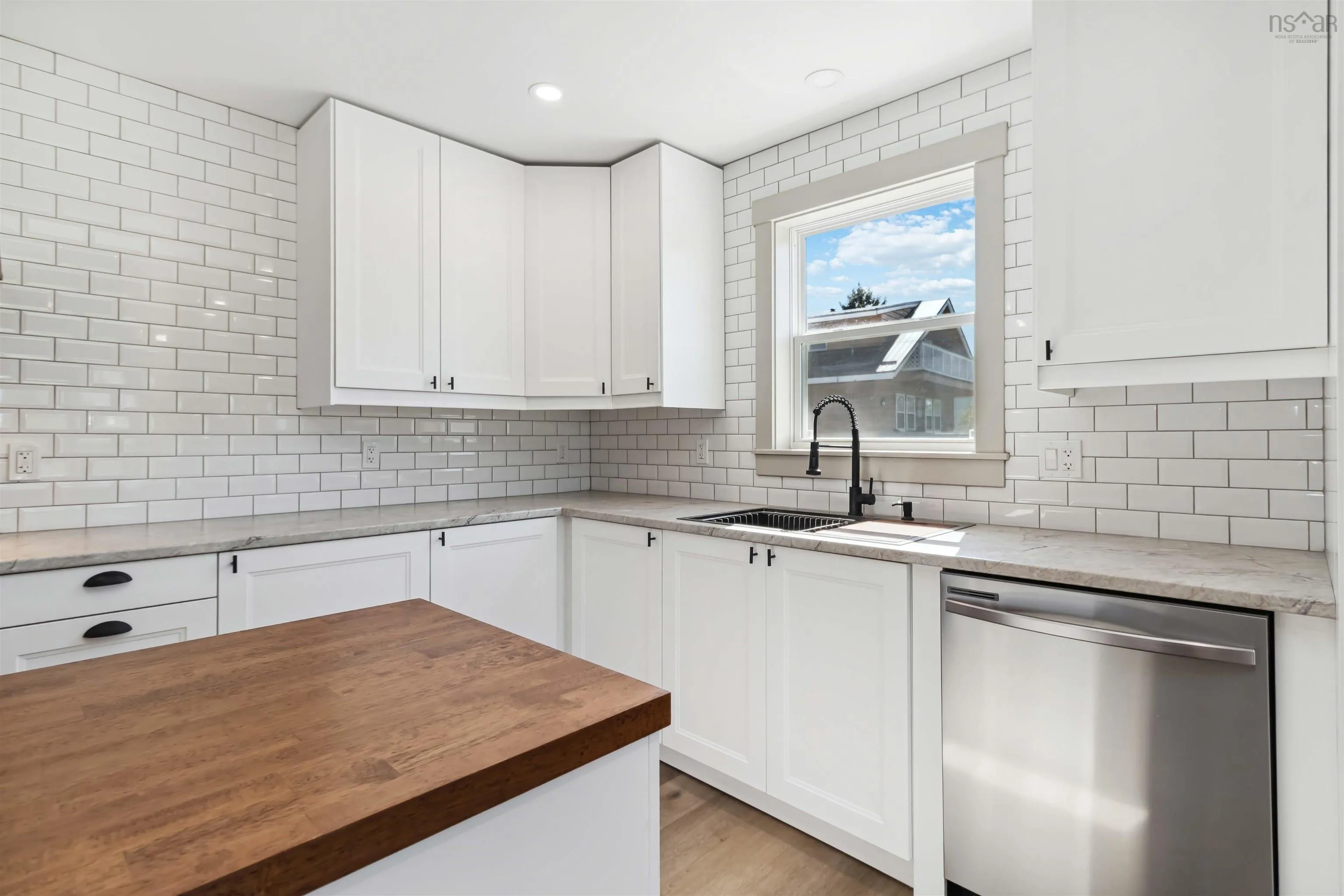 39 Robinson Road, Mill Village, NS B0N 2H0, 5 Bedrooms Bedrooms, ,2 BathroomsBathrooms,Residential,For Sale,Robinson,202521957